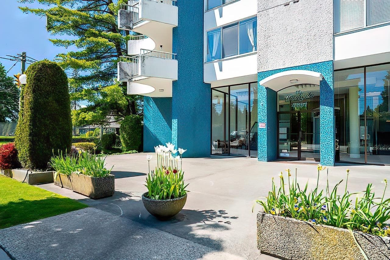 604 - 4691 W 10th Avenue, Vancouver, V6R 2J3 — photo 3