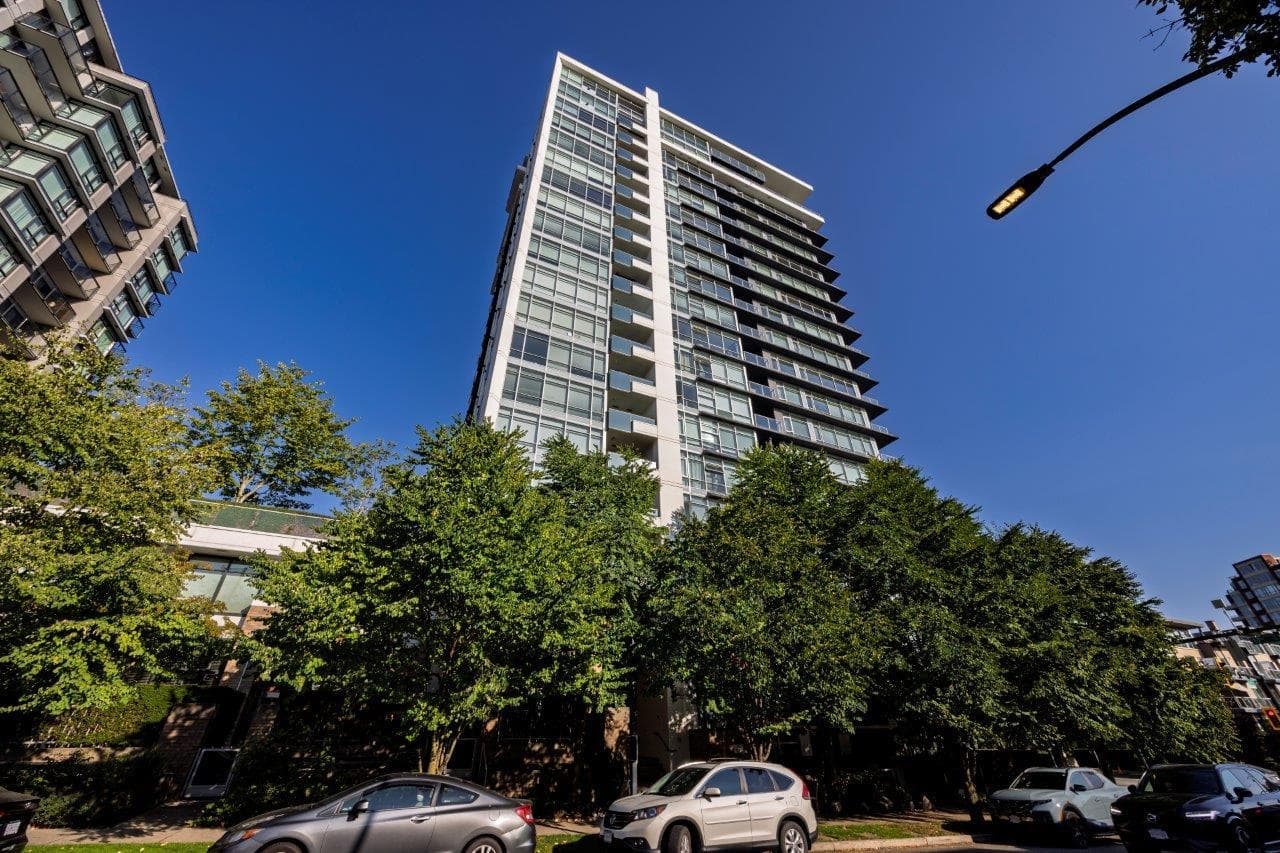 1208 - 1320 Chesterfield Avenue, North Vancouver, V7M 0A6 — photo 2