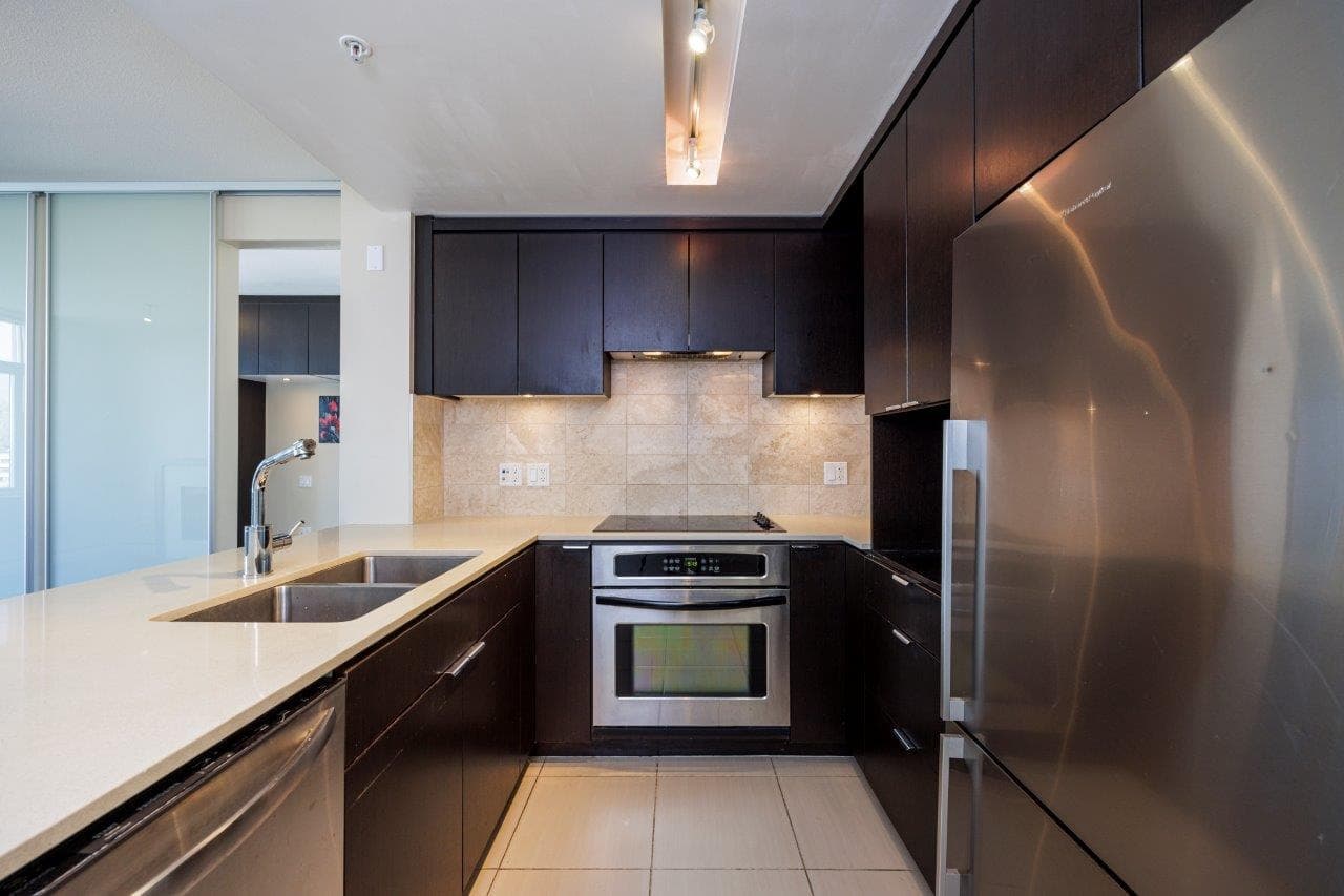 1208 - 1320 Chesterfield Avenue, North Vancouver, V7M 0A6 — photo 5