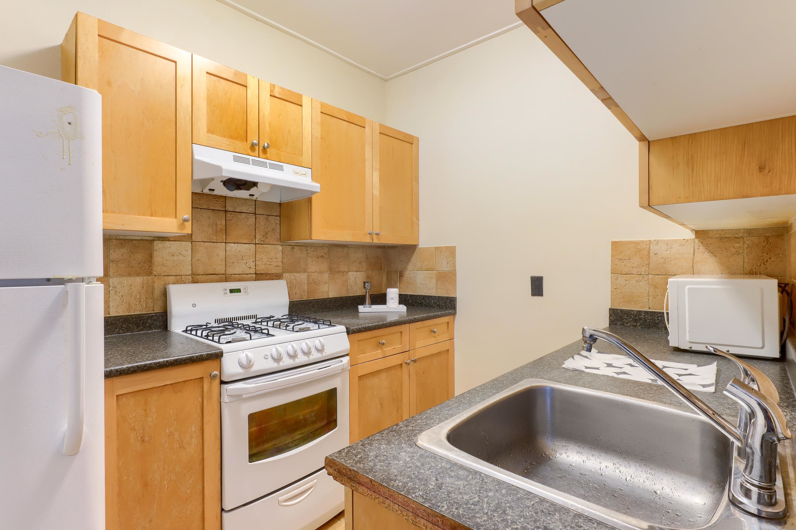 6 - 935 Jervis Street, Vancouver, V6E 2B5 — photo 5