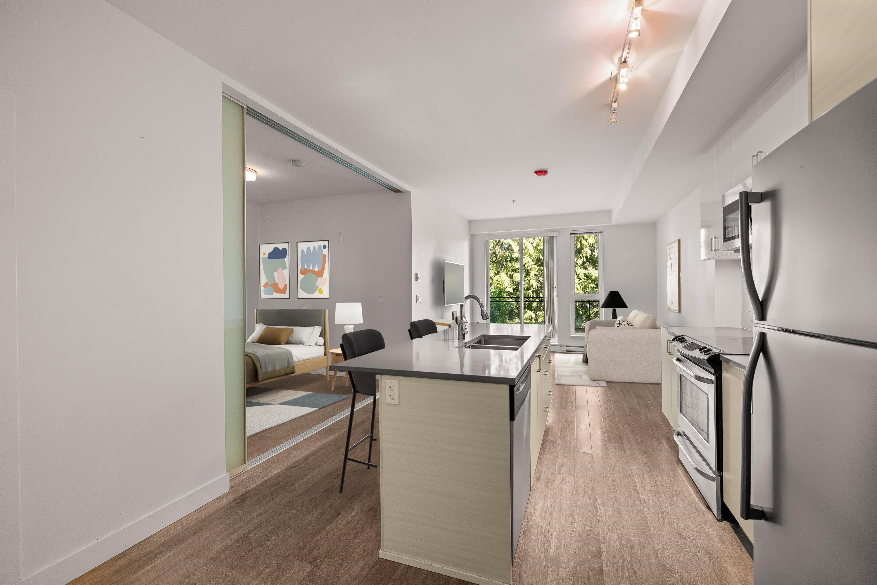 306 - 13919 Fraser Highway, Surrey, V3T 4E6 — photo 3