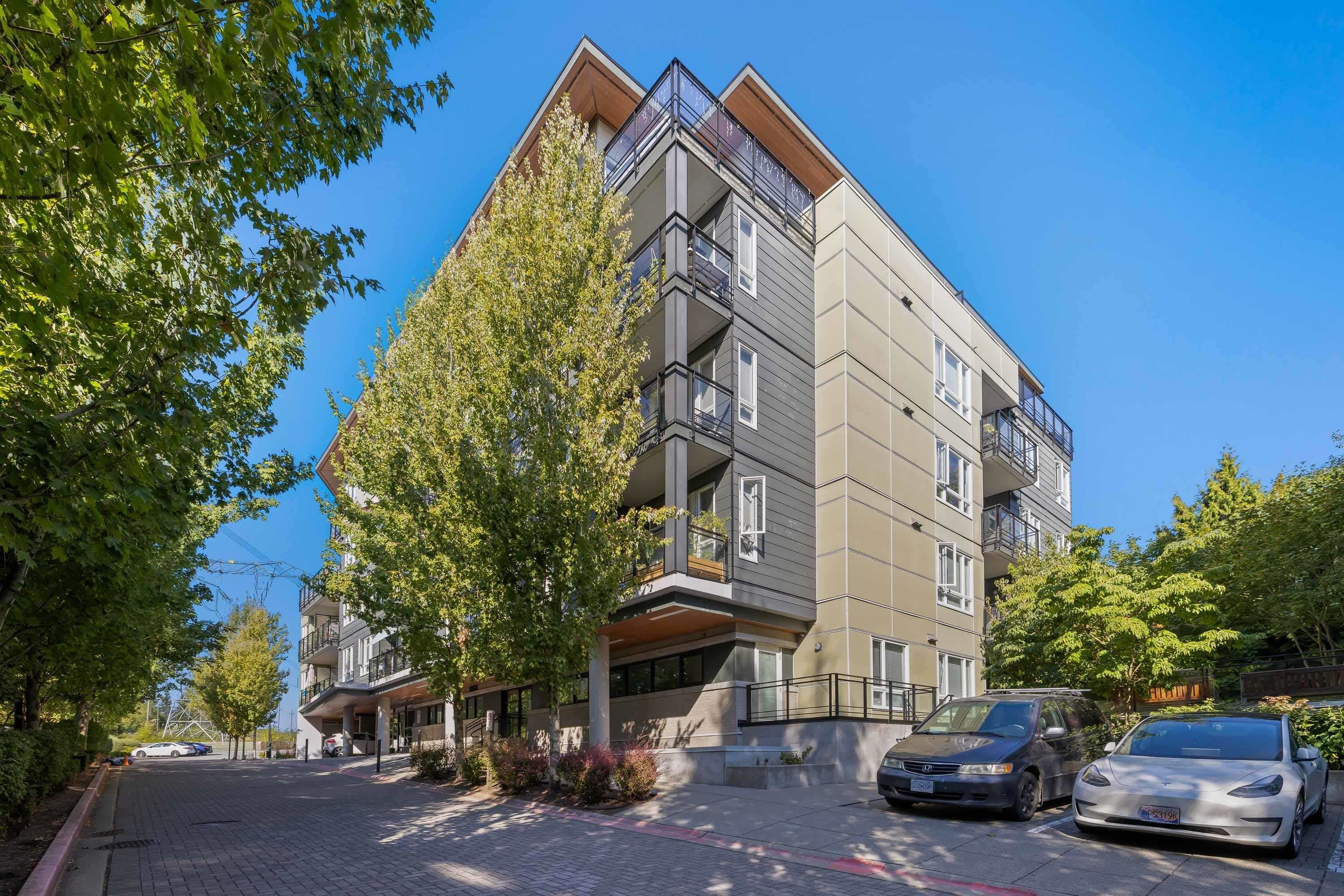 306 - 13919 Fraser Highway, Surrey