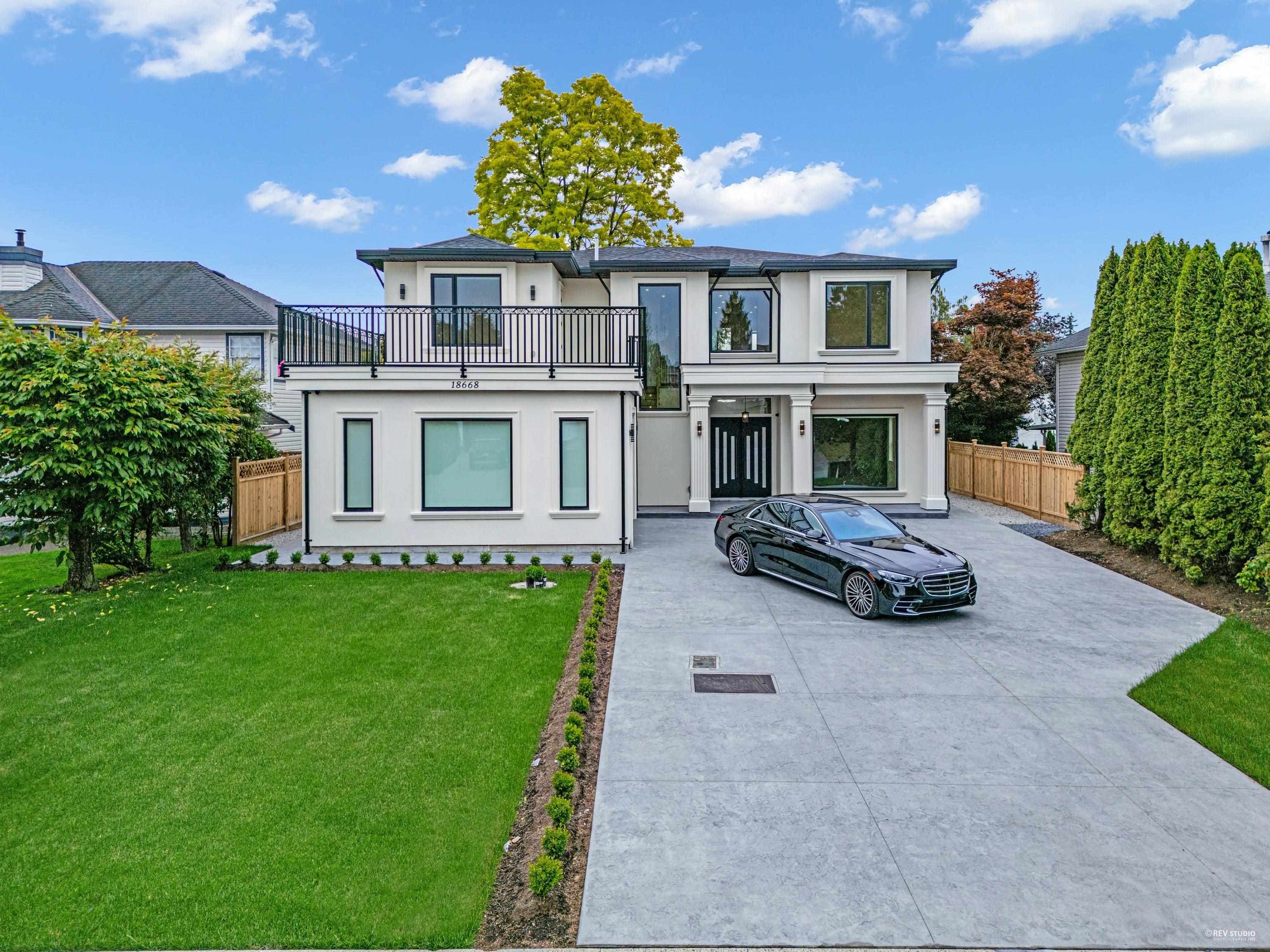 18668 56a Avenue, Surrey, V3S 7Y2 — photo 2