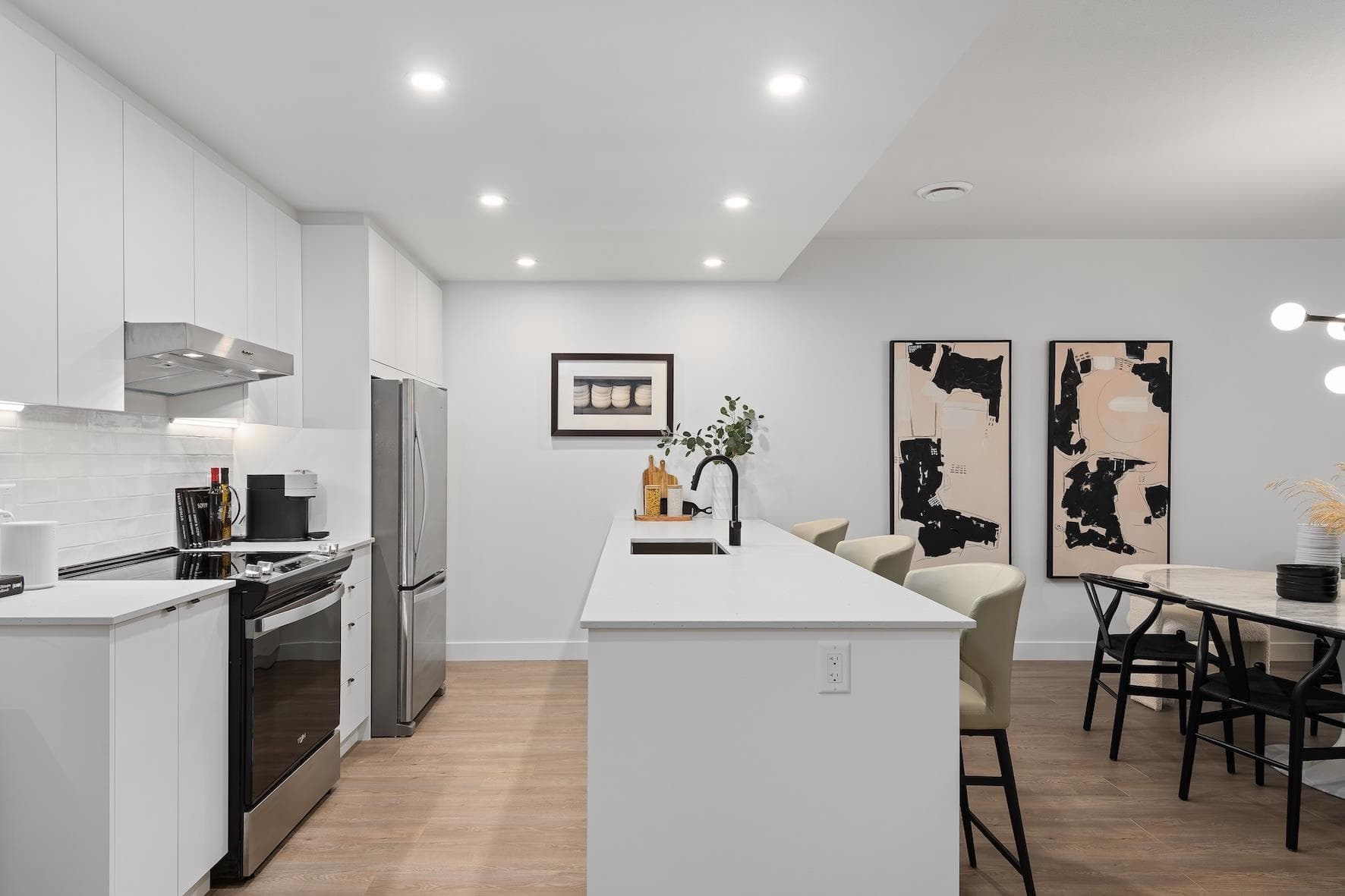 202 - 32831 Ventura Avenue, Abbotsford, V0V 0V0 — photo 1