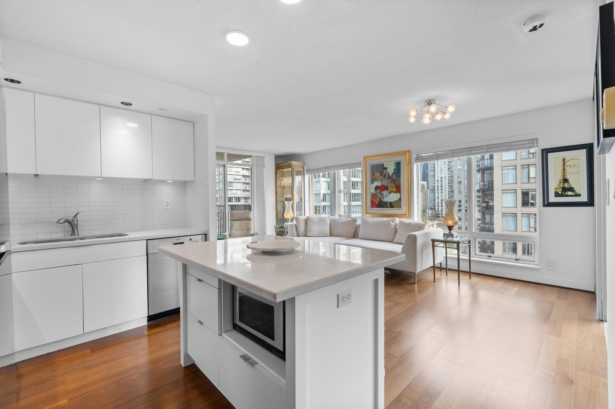 1805 - 1055 Homer Street, Vancouver, V6B 1G3 — photo 4