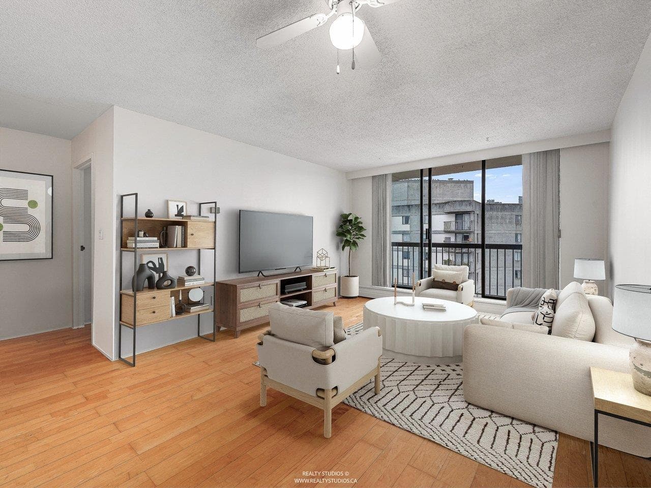 1605 - 145 St. Georges Avenue, North Vancouver, V7L 3G8 — photo 1
