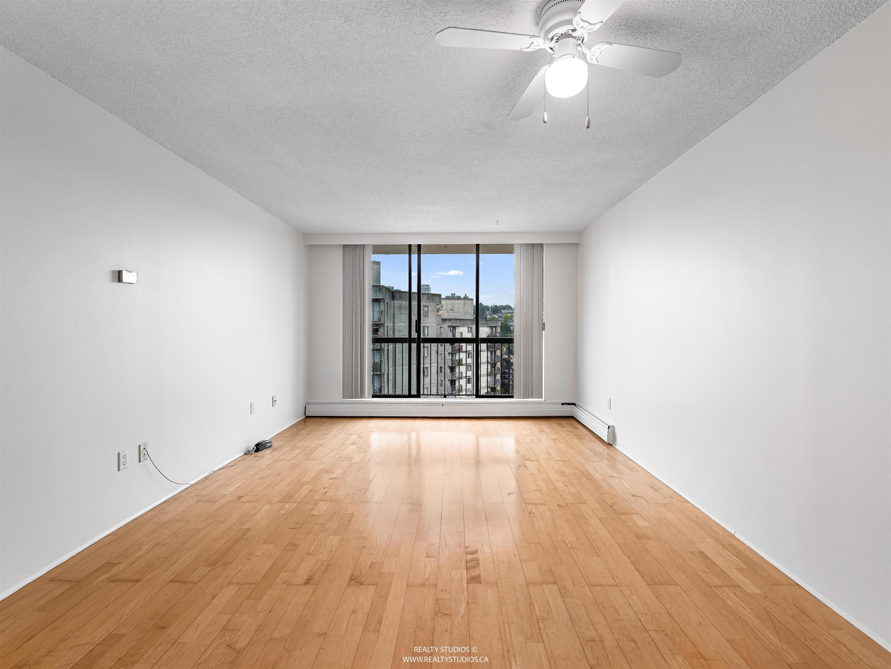 1605 - 145 St. Georges Avenue, North Vancouver, V7L 3G8 — photo 4