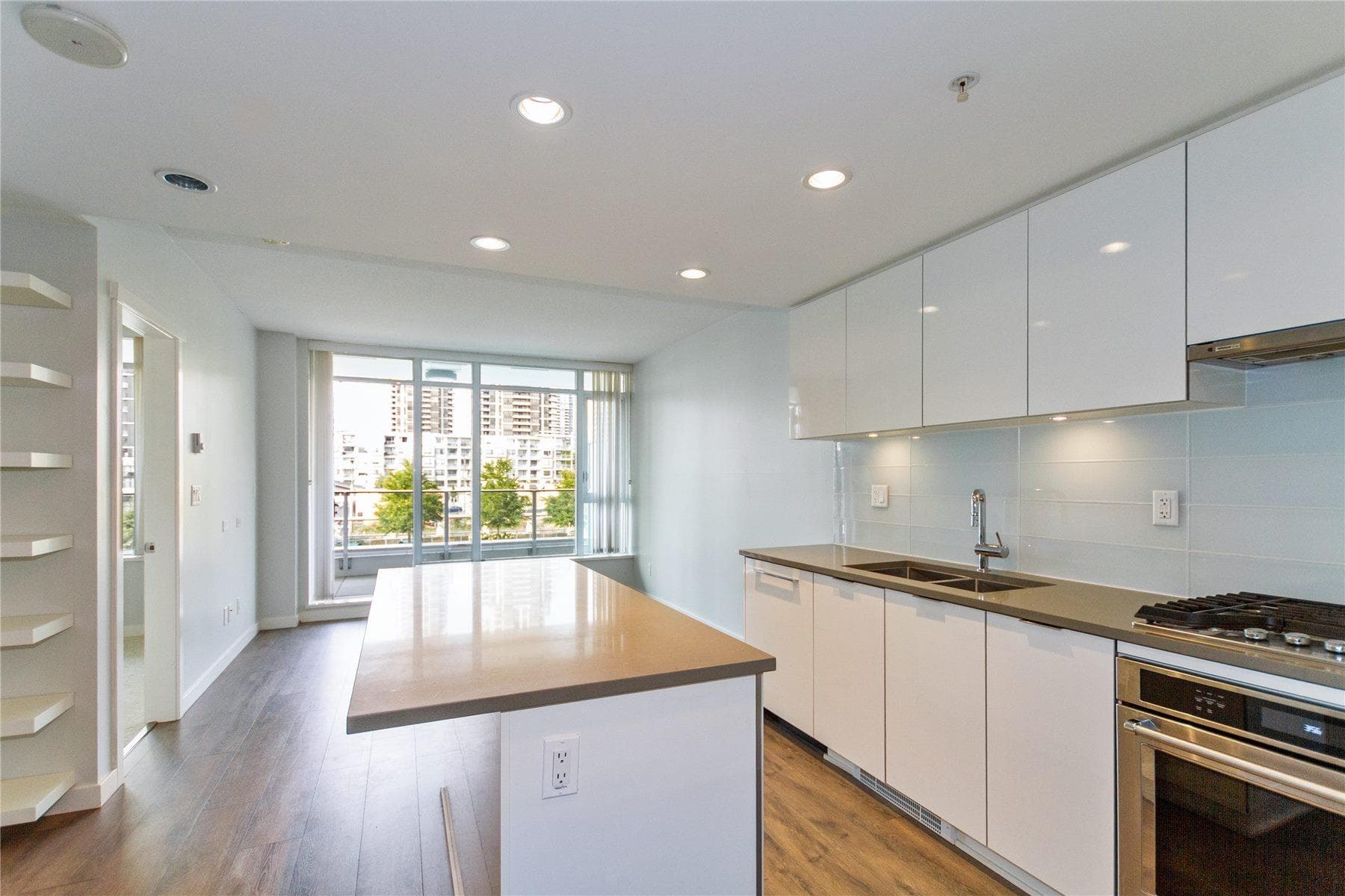 409 - 2388 Madison Avenue, Burnaby, V5C 0K8 — photo 4