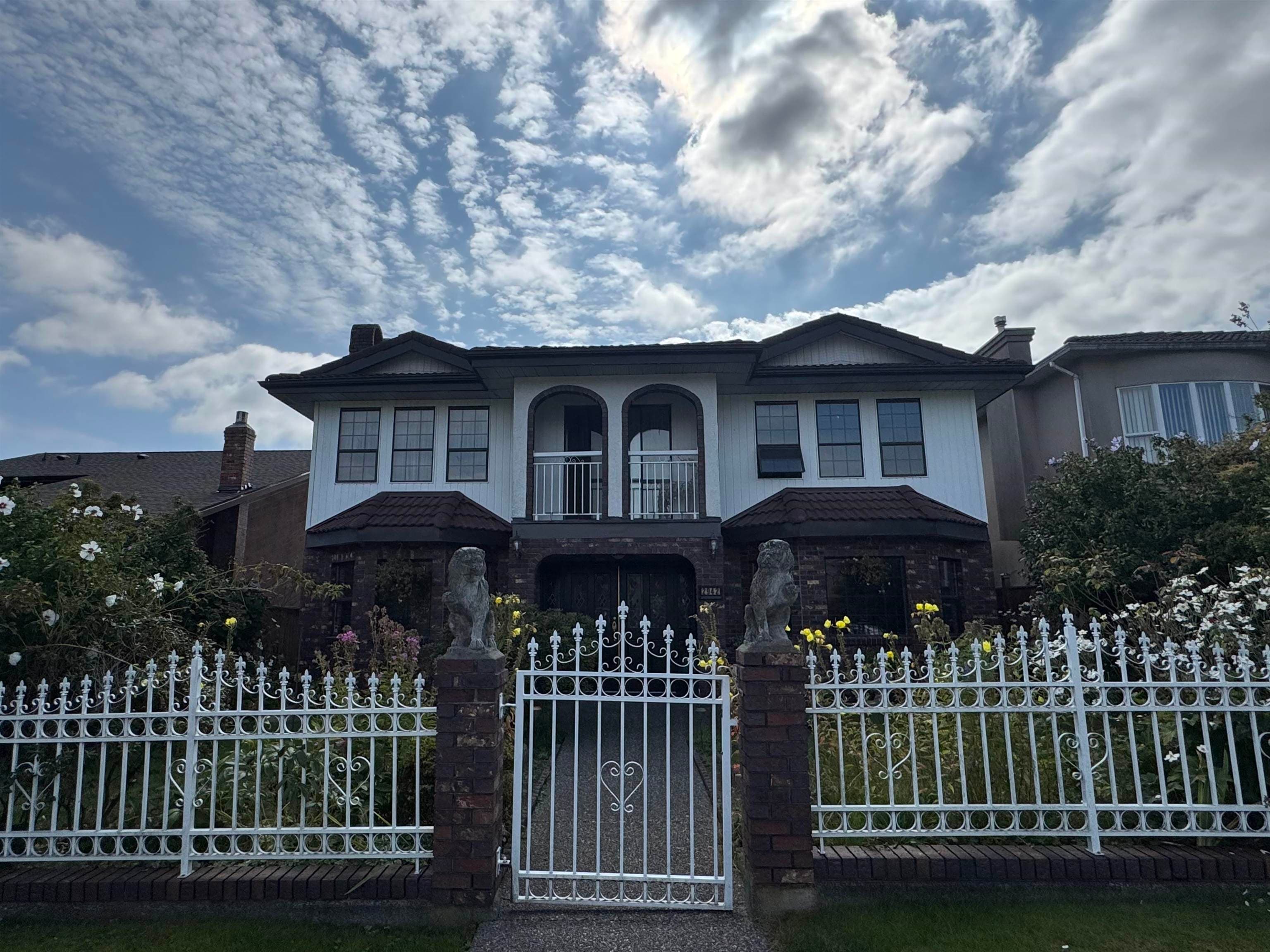 2942 Adanac Street, Vancouver
