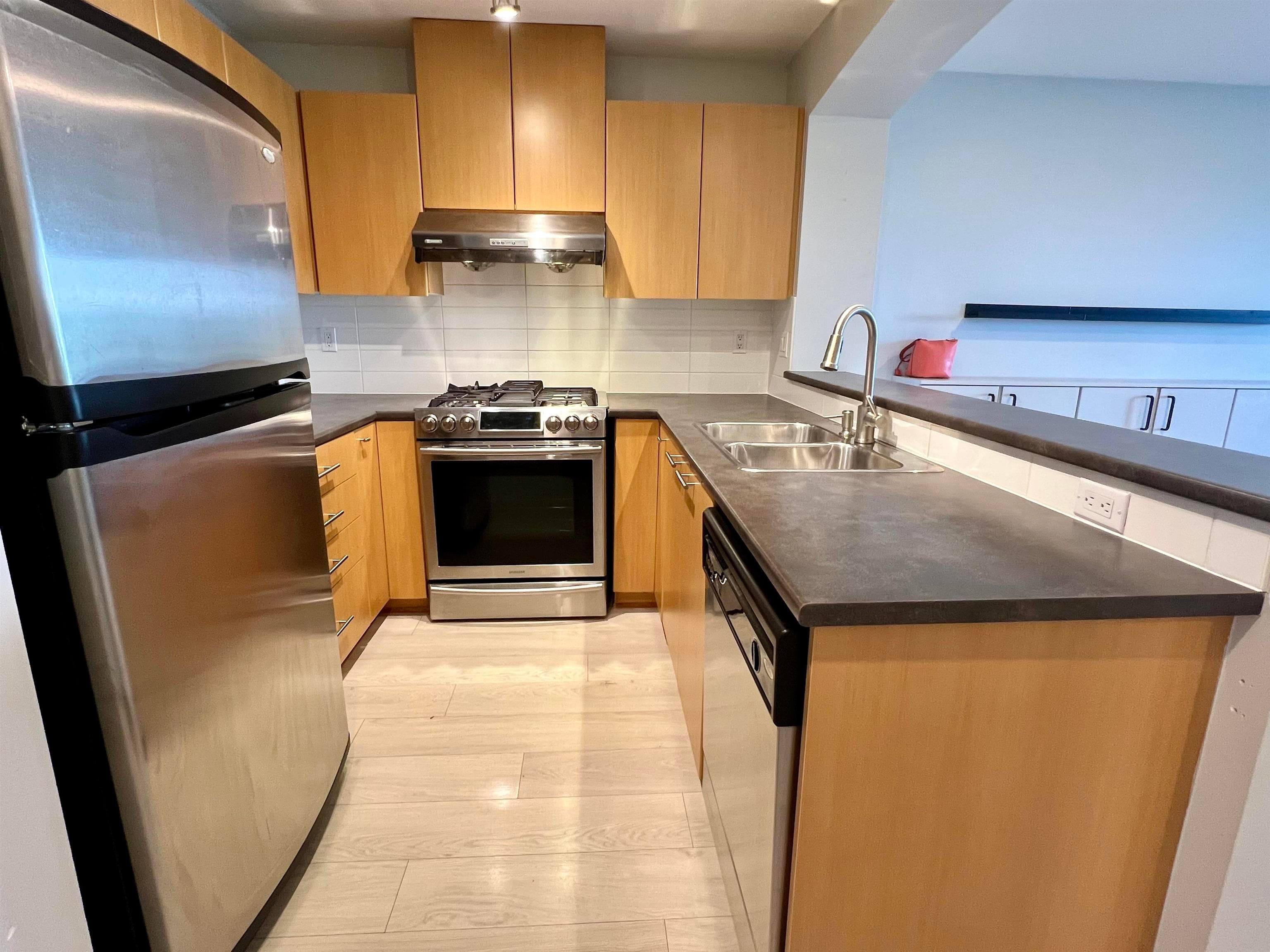 311 - 9329 University Crescent, Burnaby, V5A 4Y4 — photo 3