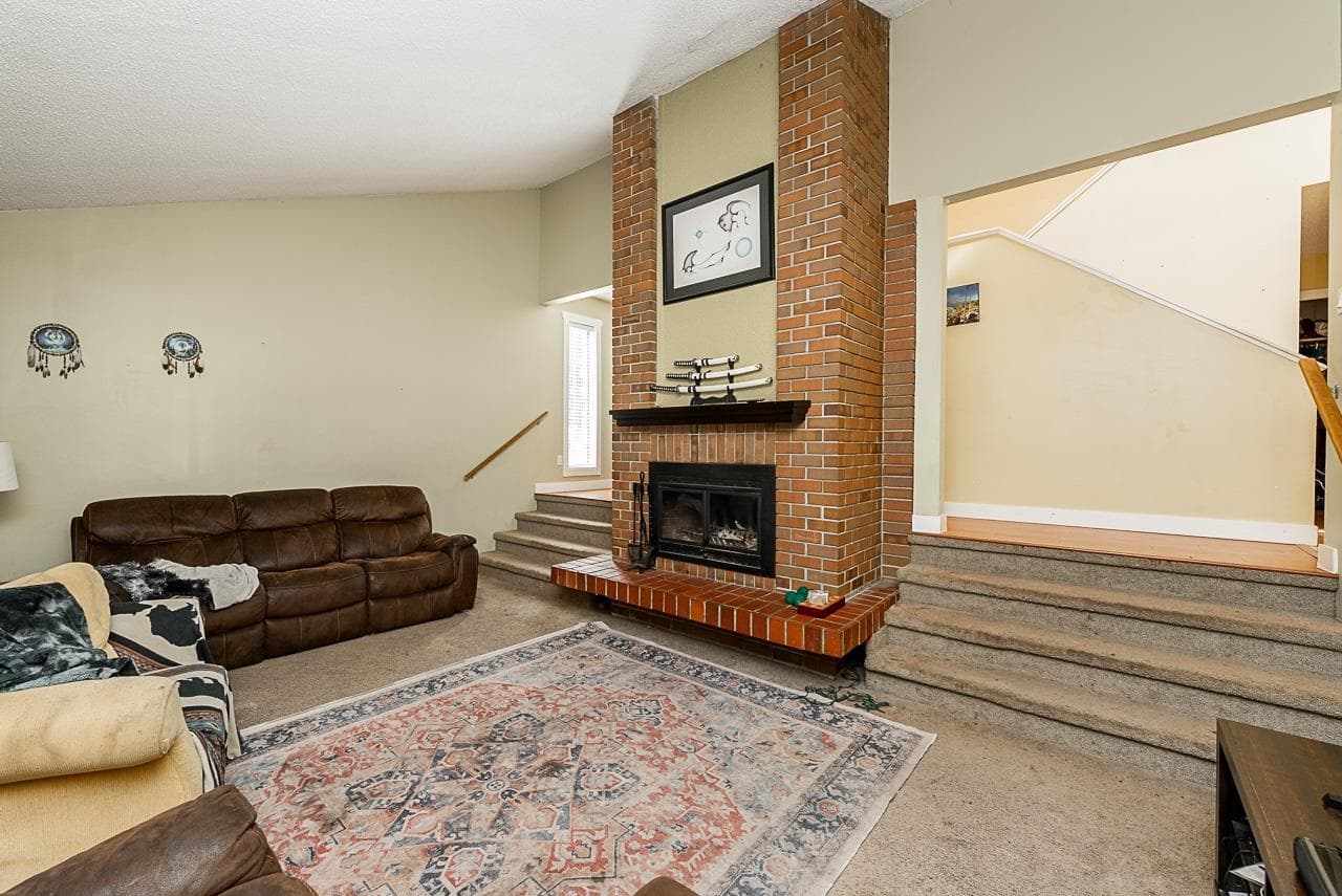 3799 196a Street, Langley, V3A 5W6 — photo 2