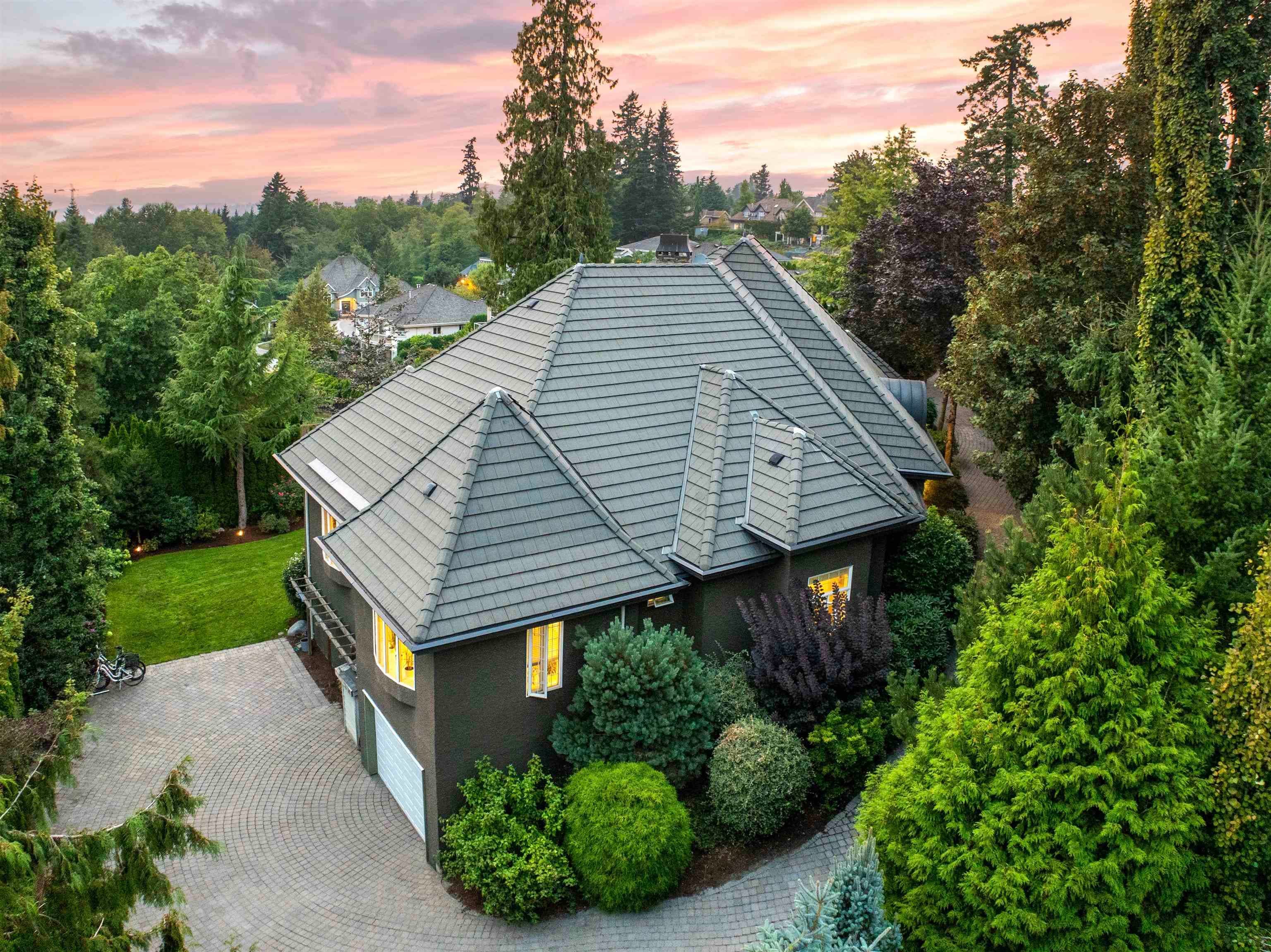 18638 54a Avenue, Surrey, V3S 8L5 — photo 2