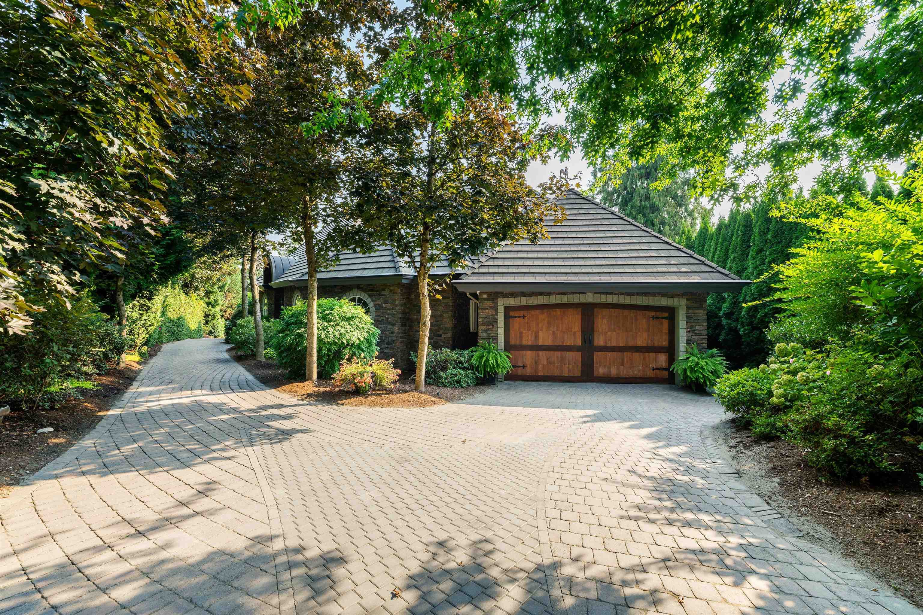 18638 54a Avenue, Surrey, V3S 8L5 — photo 4