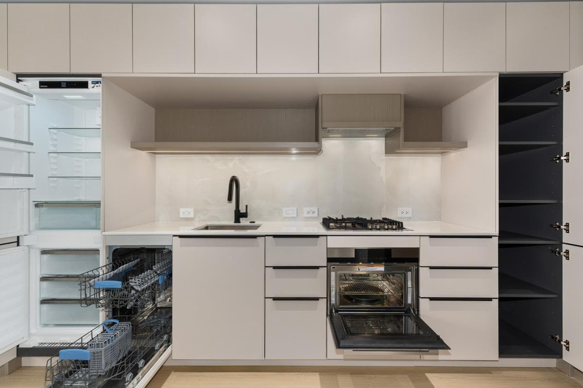 209 - 2015 St. Johns Street, Port Moody, V3H 2A2 — photo 5