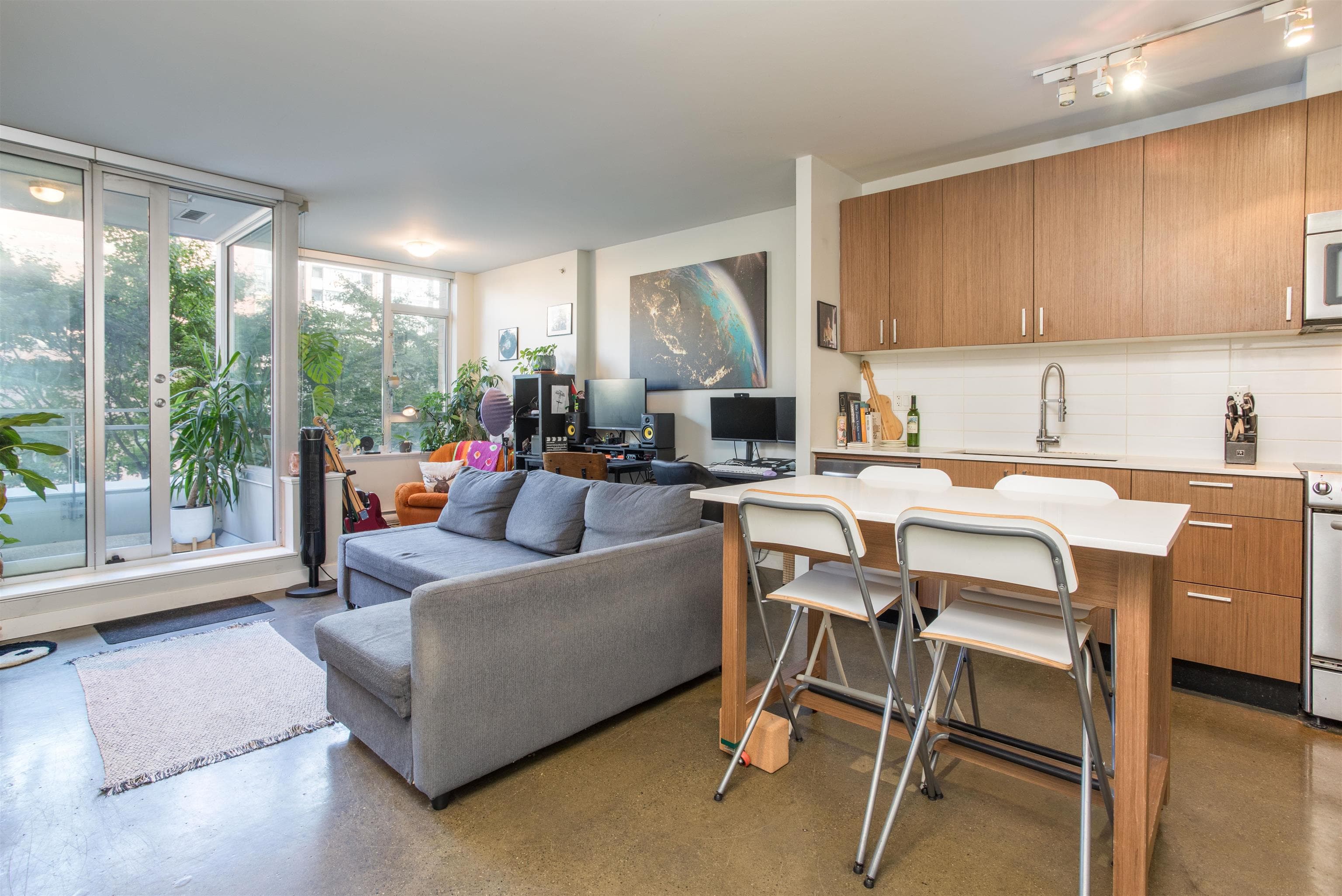 310 - 221 Union Street, Vancouver, V6A 0B4 — photo 2