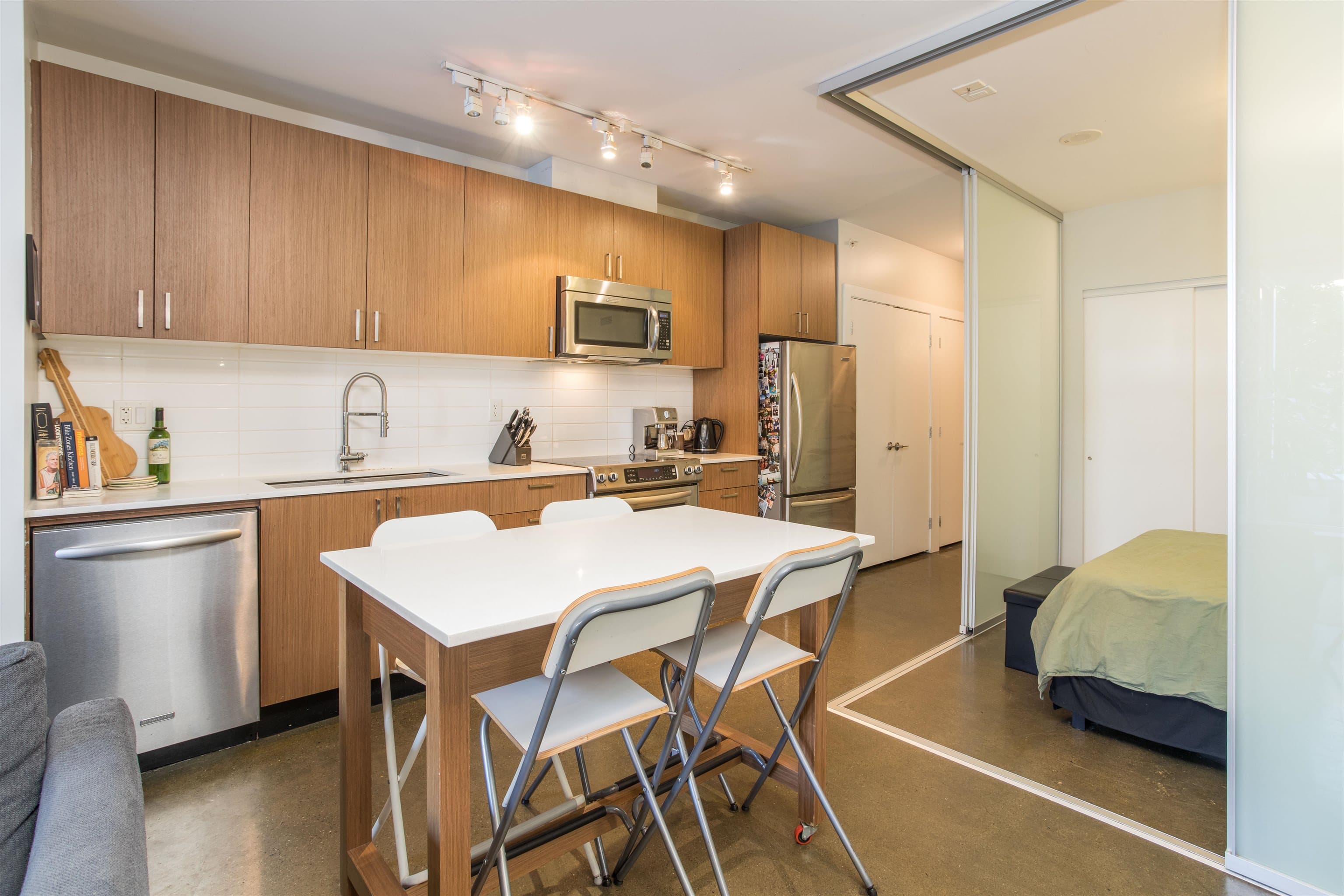 310 - 221 Union Street, Vancouver, V6A 0B4 — photo 4
