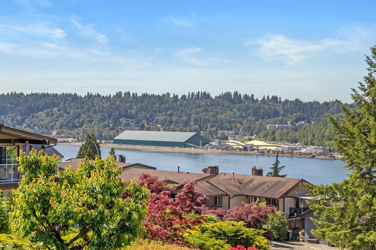 150 April Road, Port Moody, V3H 3M6 — photo 2