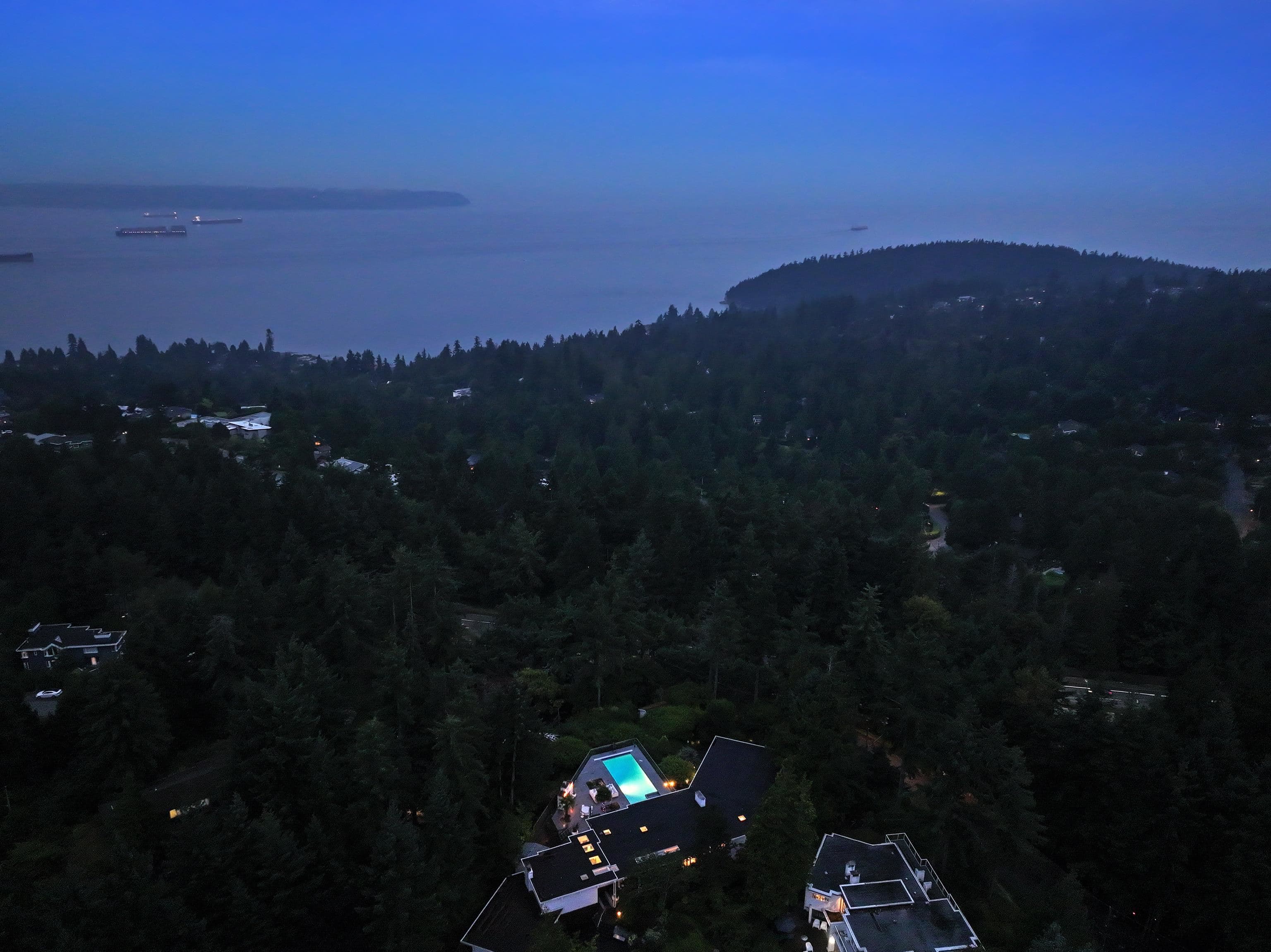 4514 Woodgreen Drive, West Vancouver, V7S 2V1 — photo 5