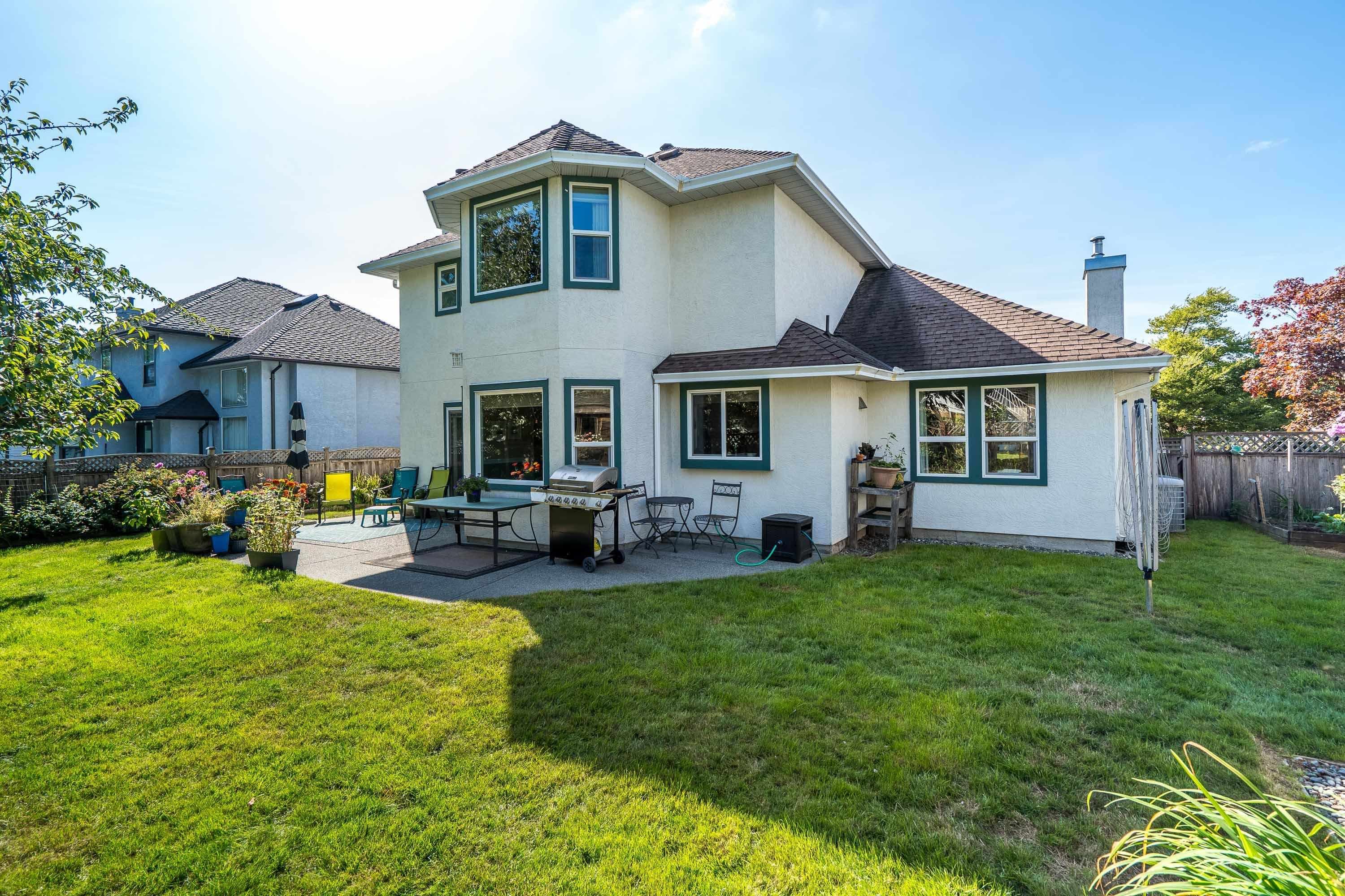 5734 184b Street, Surrey, V3S 7E3 — photo 2