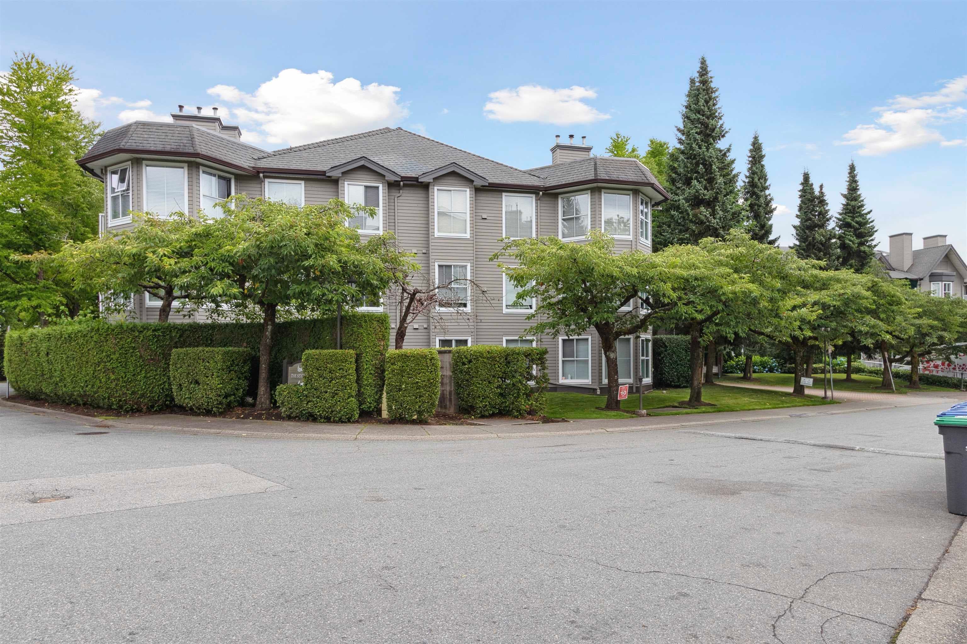 206 - 15150 108 Avenue, Surrey, V3R 0V1 — photo 1