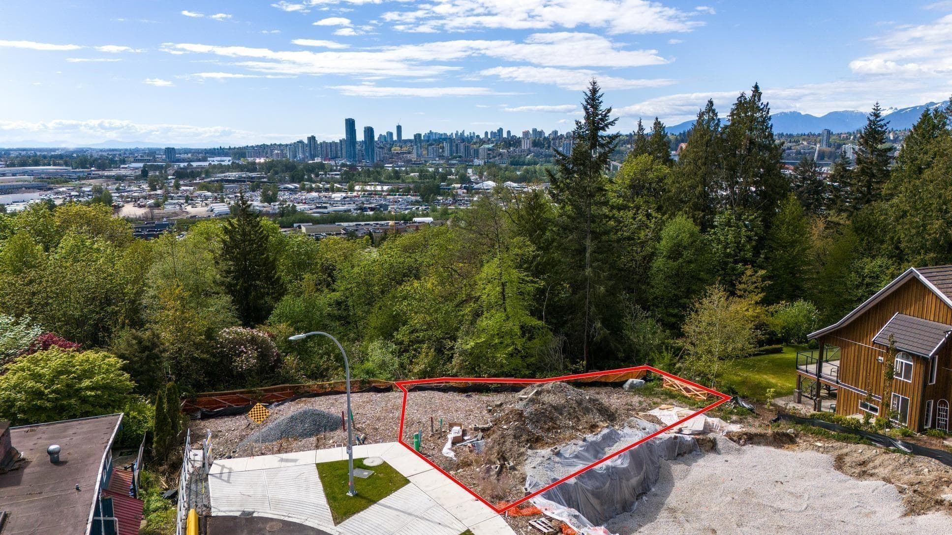 12621 106a Avenue, Surrey, V3V 5K4 — photo 4
