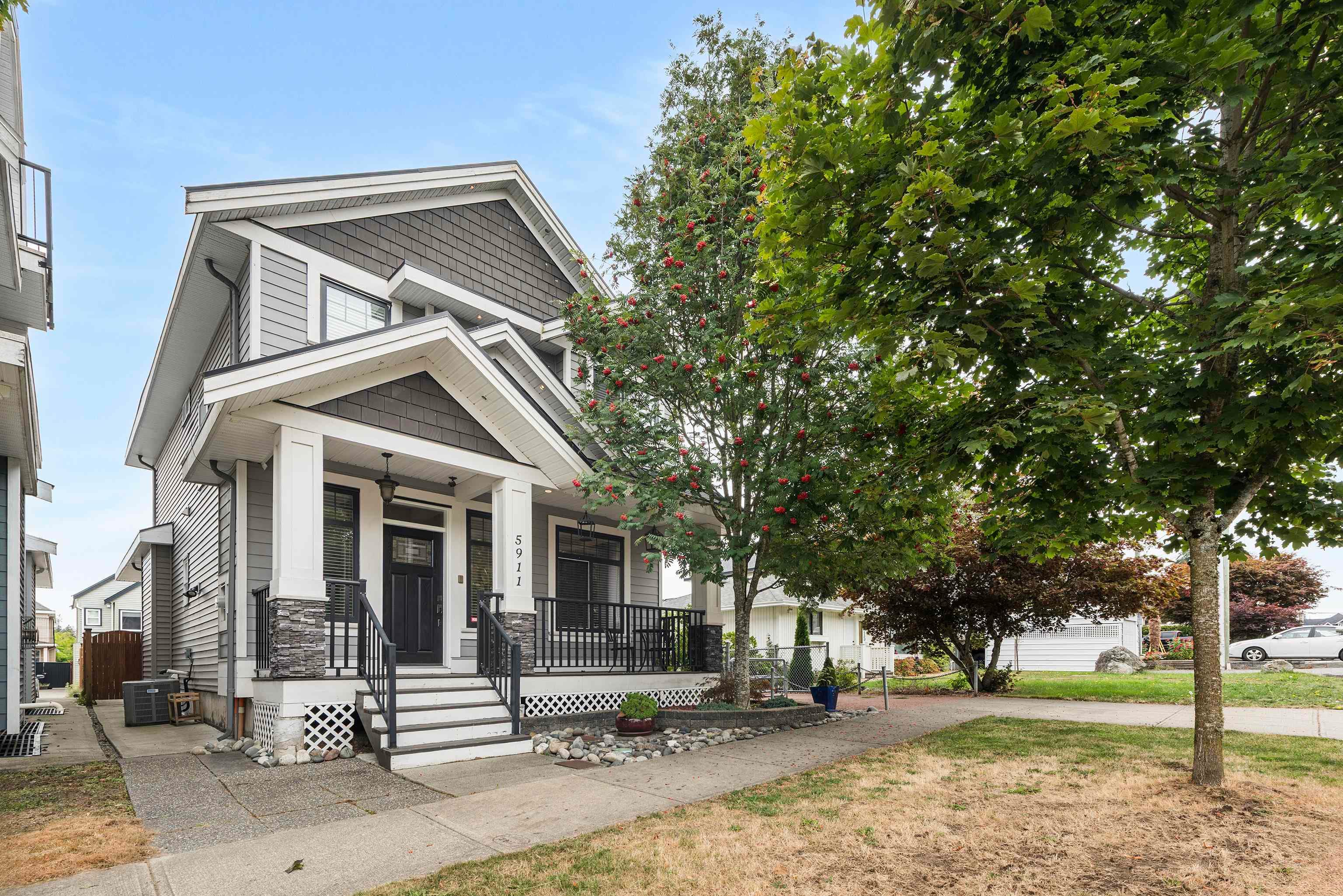 5911 131a Street, Surrey, V3X 0E4 — photo 2