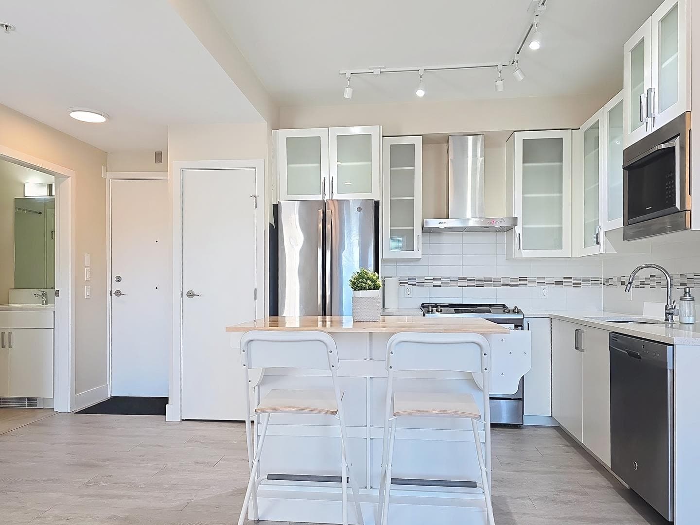 4882 Slocan, Vancouver, V5R 2A3 — photo 3