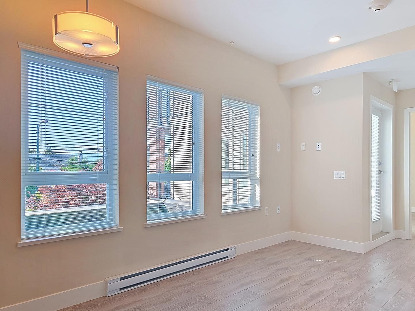 4882 Slocan, Vancouver, V5R 2A3 — photo 5
