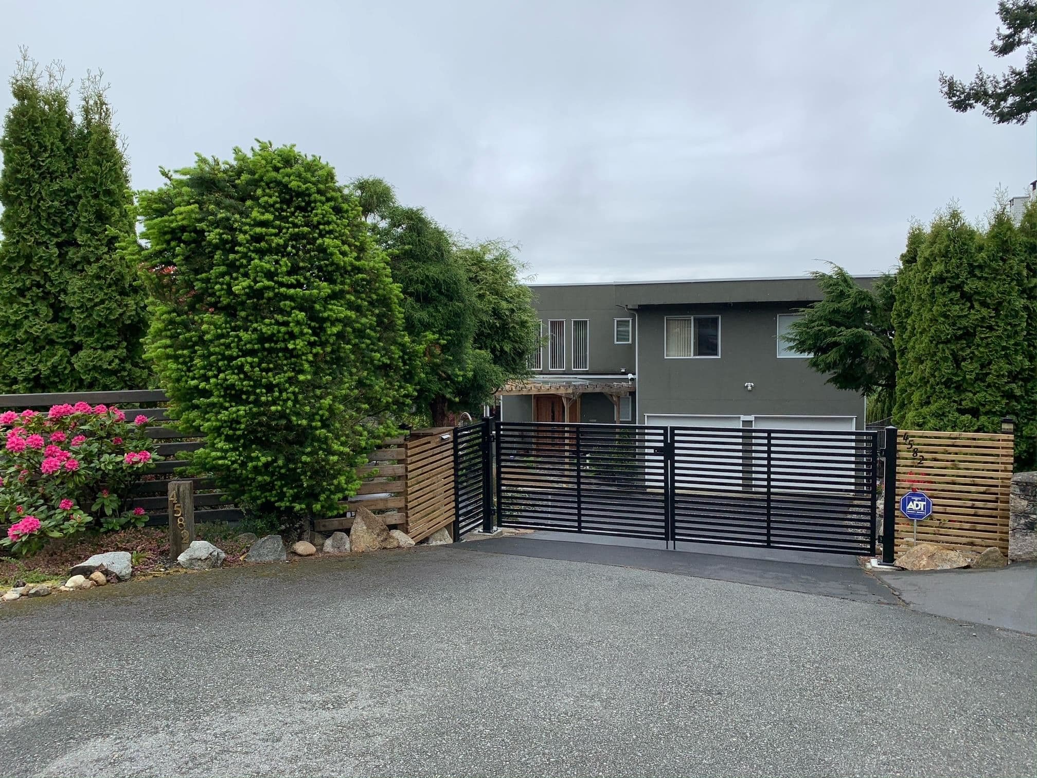 4582 Woodgreen Court, West Vancouver