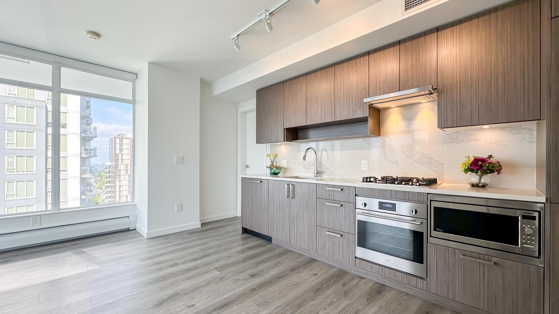 2211 - 13350 Central Avenue, Surrey, V3T 0S1 — photo 5