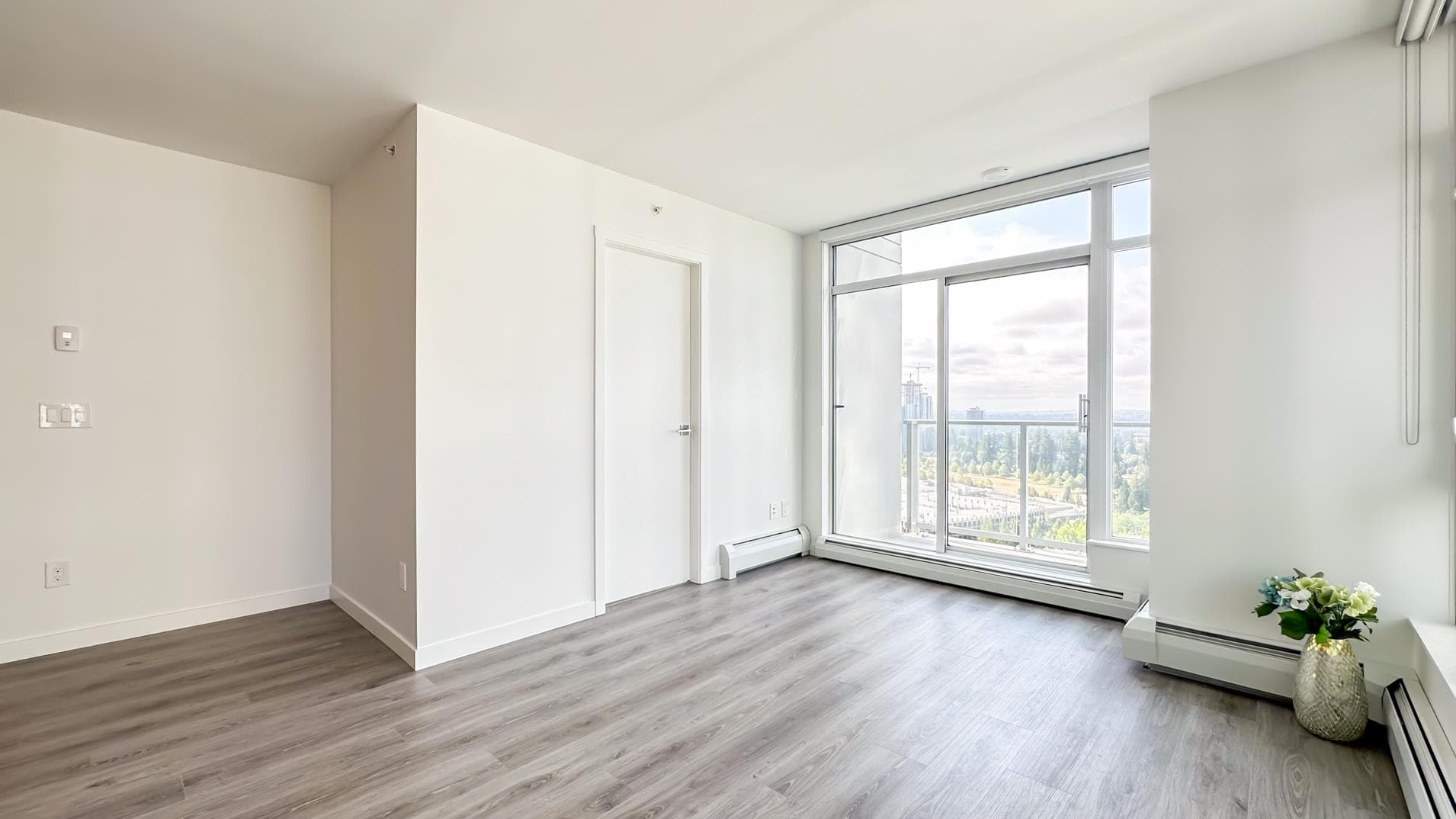 2211 - 13350 Central Avenue, Surrey, V3T 0S1 — photo 4