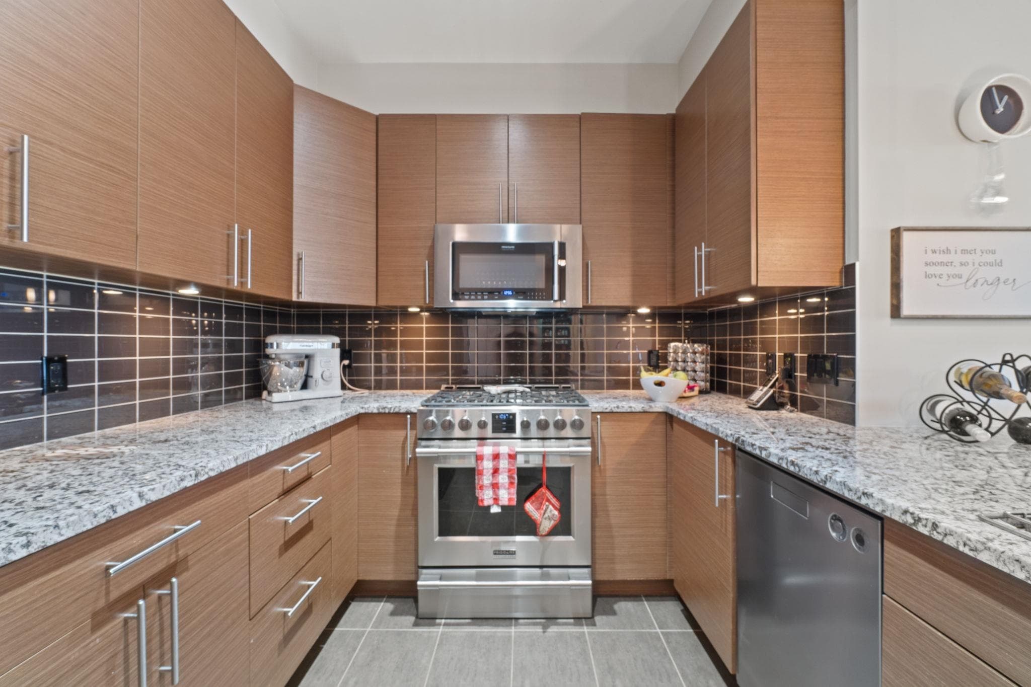 303 - 288 Hampton Street, New Westminster, V3M 5L9 — photo 4