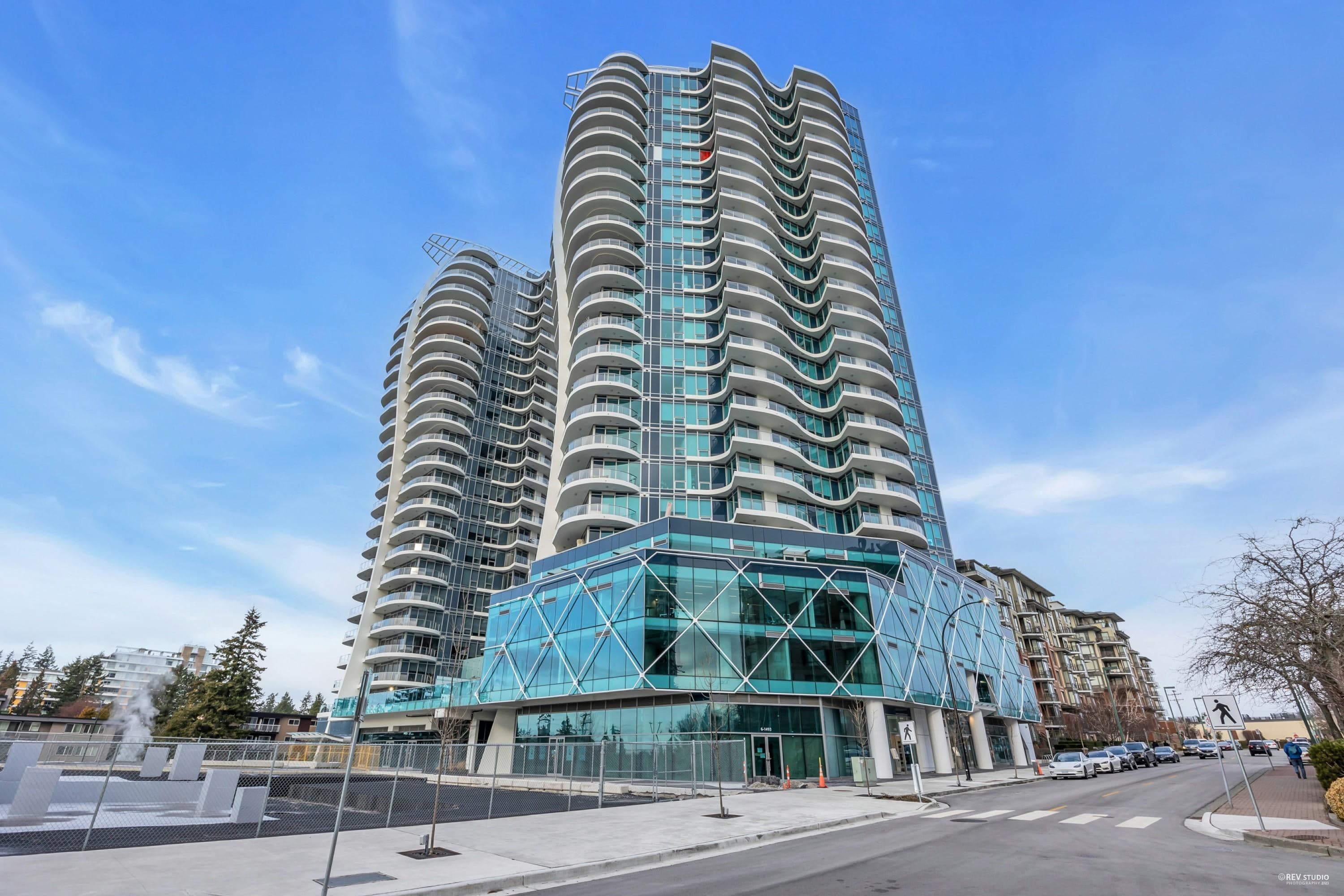 203 - 1500 Martin Street, White Rock, V4B 0C2 — photo 1