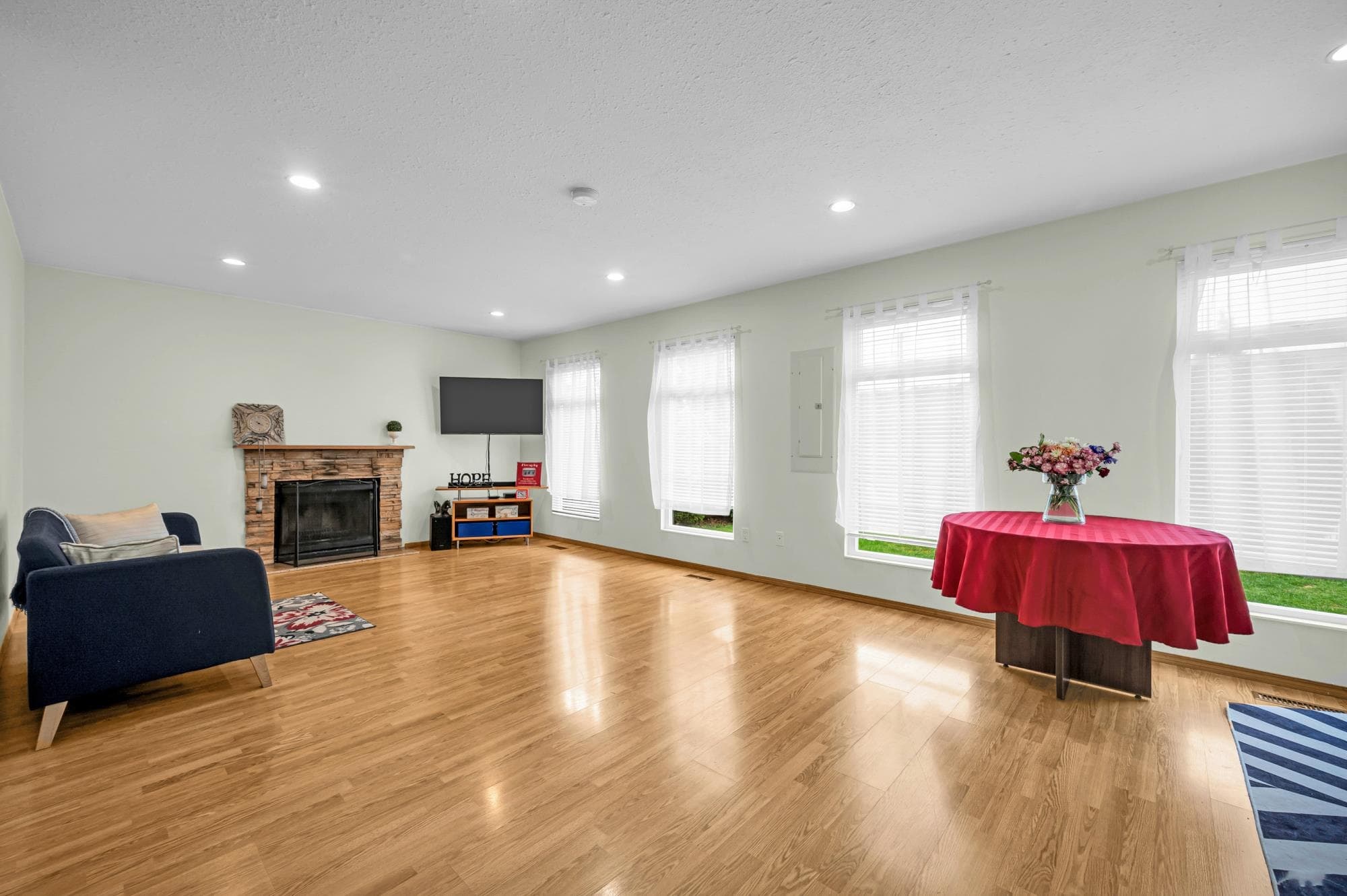 773 Prairie Avenue, Port Coquitlam, V3B 1R9 — photo 3