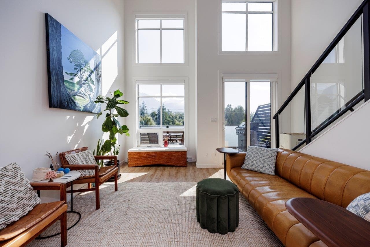 205 - 39769 Government Road, Squamish, V8B 0Z1 — photo 1