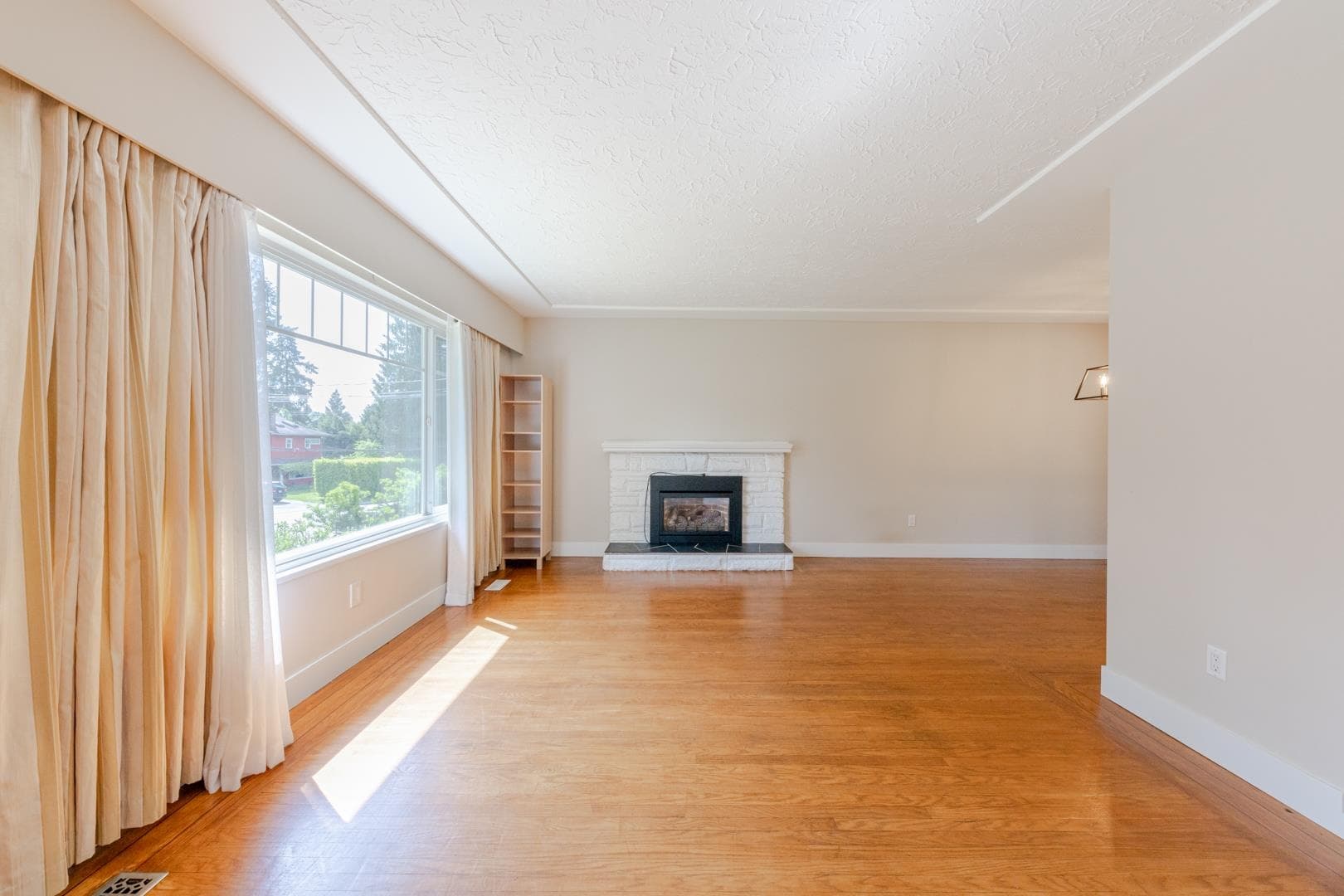 3729 Wellington Street, Port Coquitlam, V3B 3Y9 — photo 2
