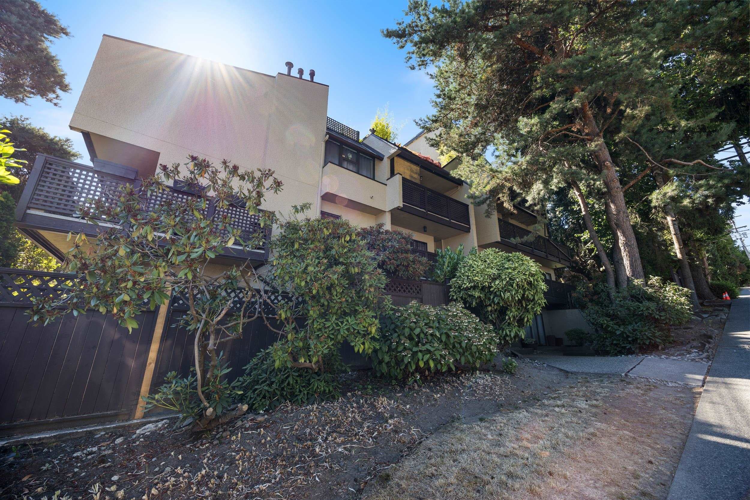 306 - 110 Seventh Street, New Westminster, V3M 5W5 — photo 2