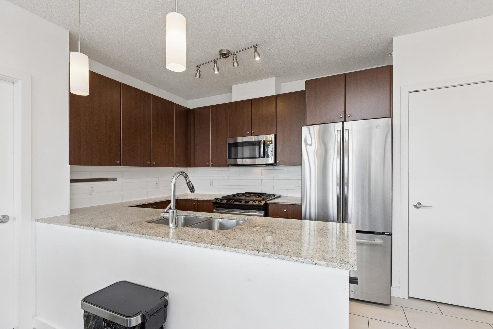 1206 - 280 Ross Drive, New Westminster, V3L 0C2 — photo 5