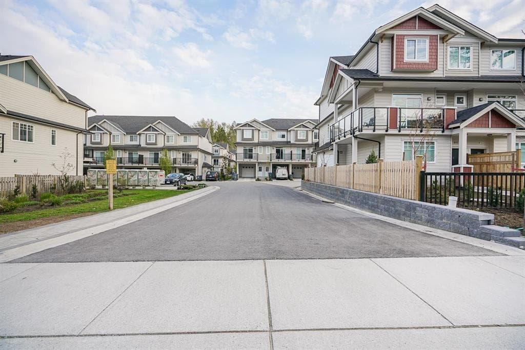 29 - 13898 64 Avenue, Surrey, V3W 1L6 — photo 3