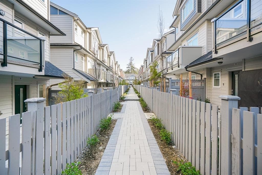 29 - 13898 64 Avenue, Surrey, V3W 1L6 — photo 4
