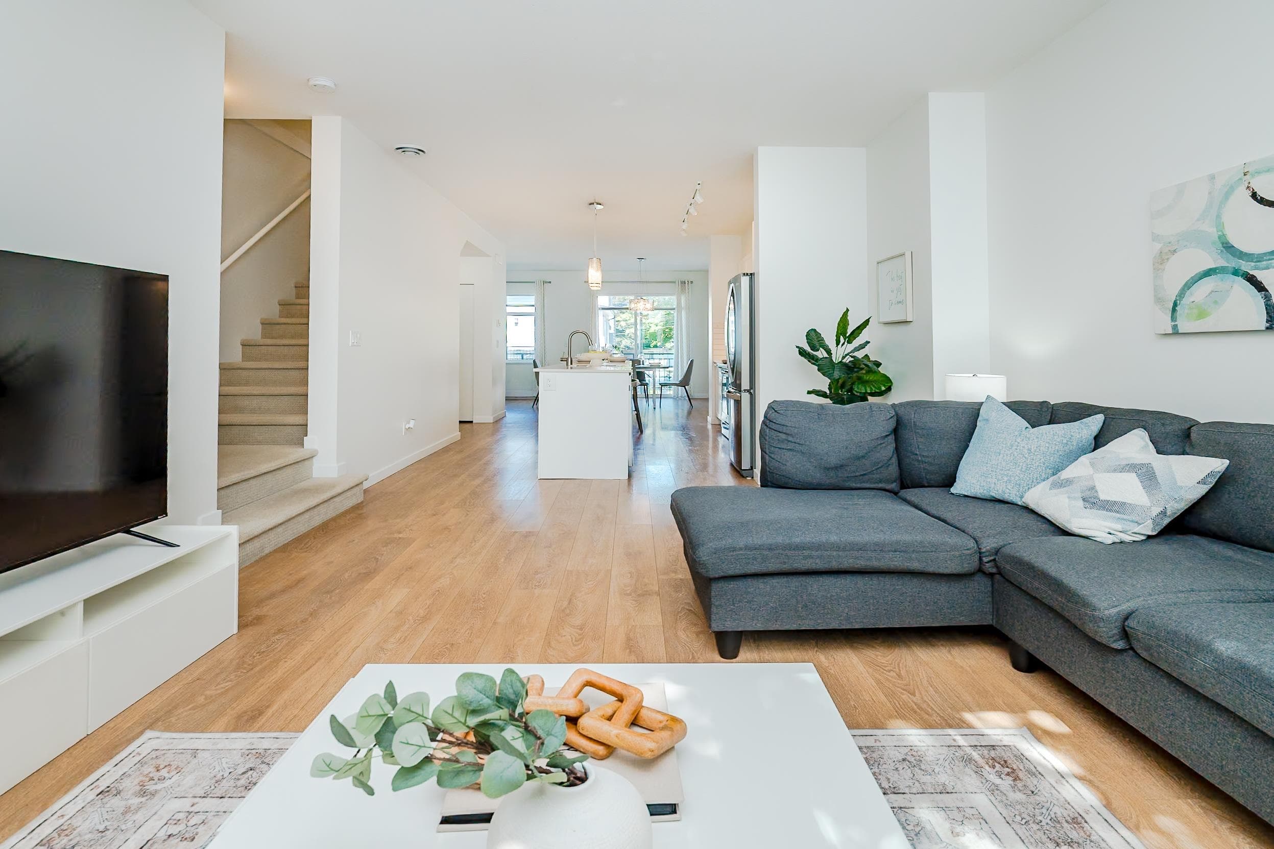 601 - 18505 Laurensen Place, Surrey, V4N 6R8 — photo 2