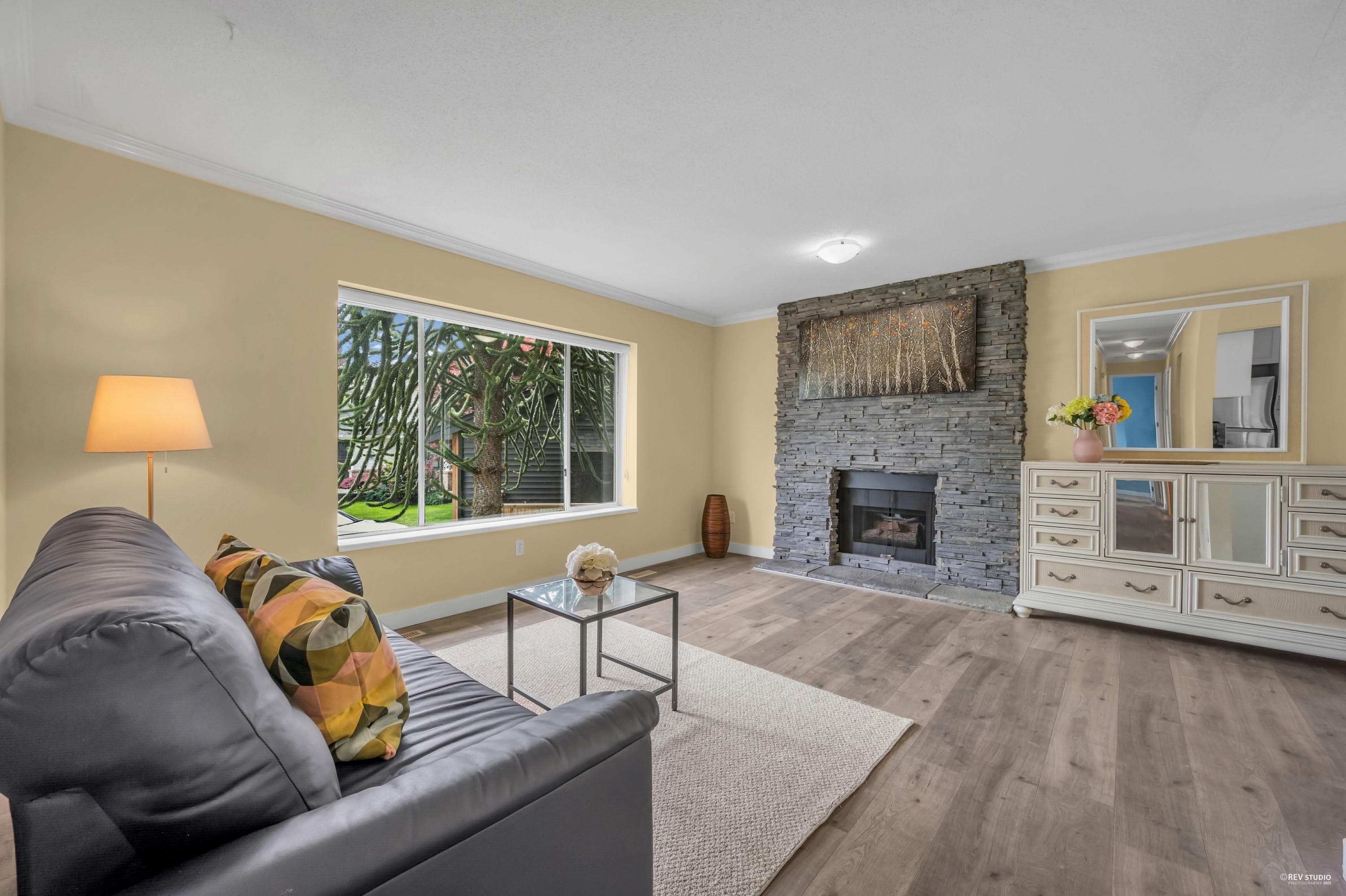 10123 158a Street, Surrey, V4N 2P8 — photo 3