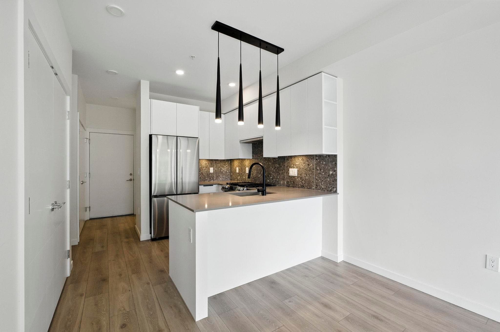 310 - 7920 206 Street, Langley, V2Y 3X1 — photo 2