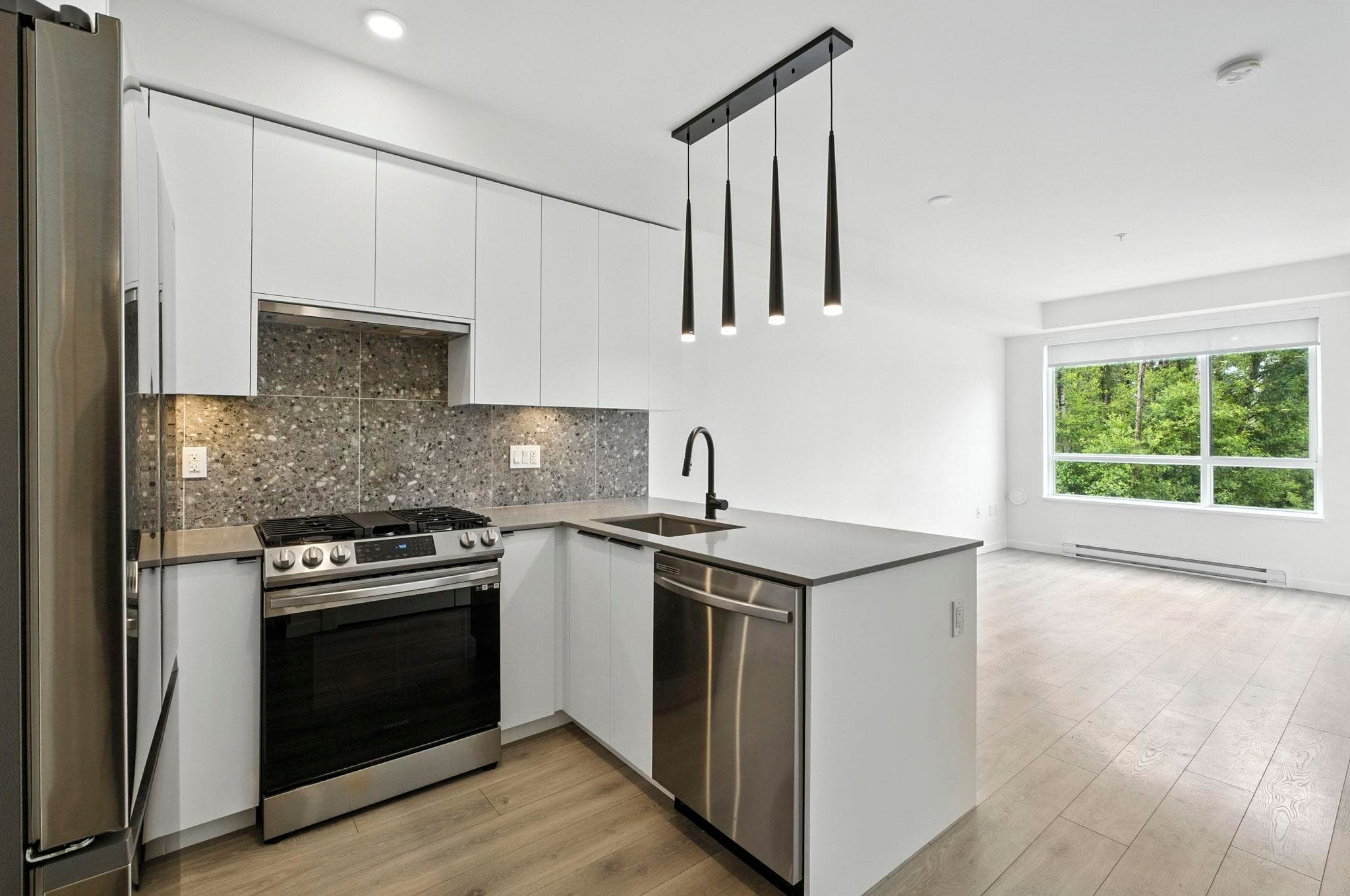 310 - 7920 206 Street, Langley, V2Y 3X1 — photo 1