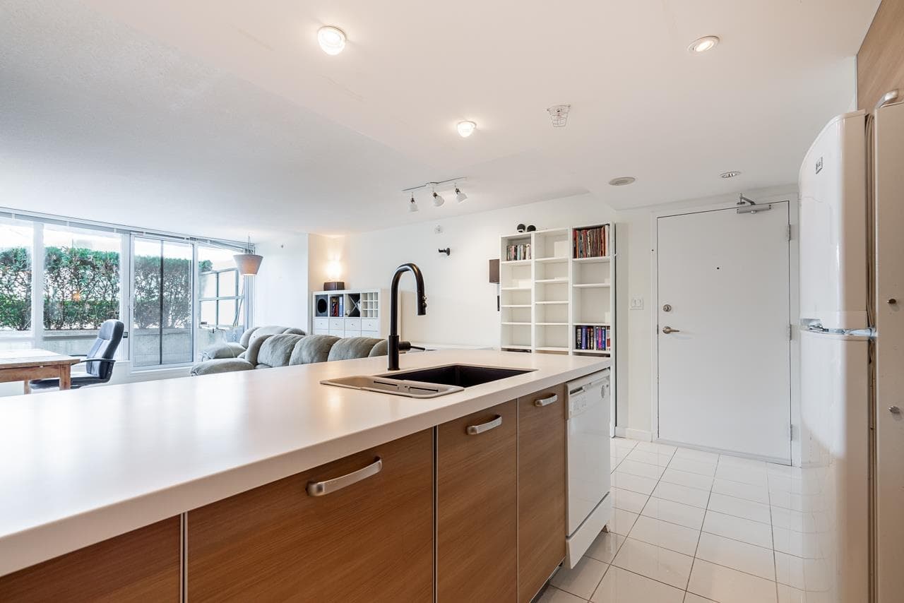 201 - 9981 Whalley Boulevard, Surrey, V3T 0G6 — photo 5