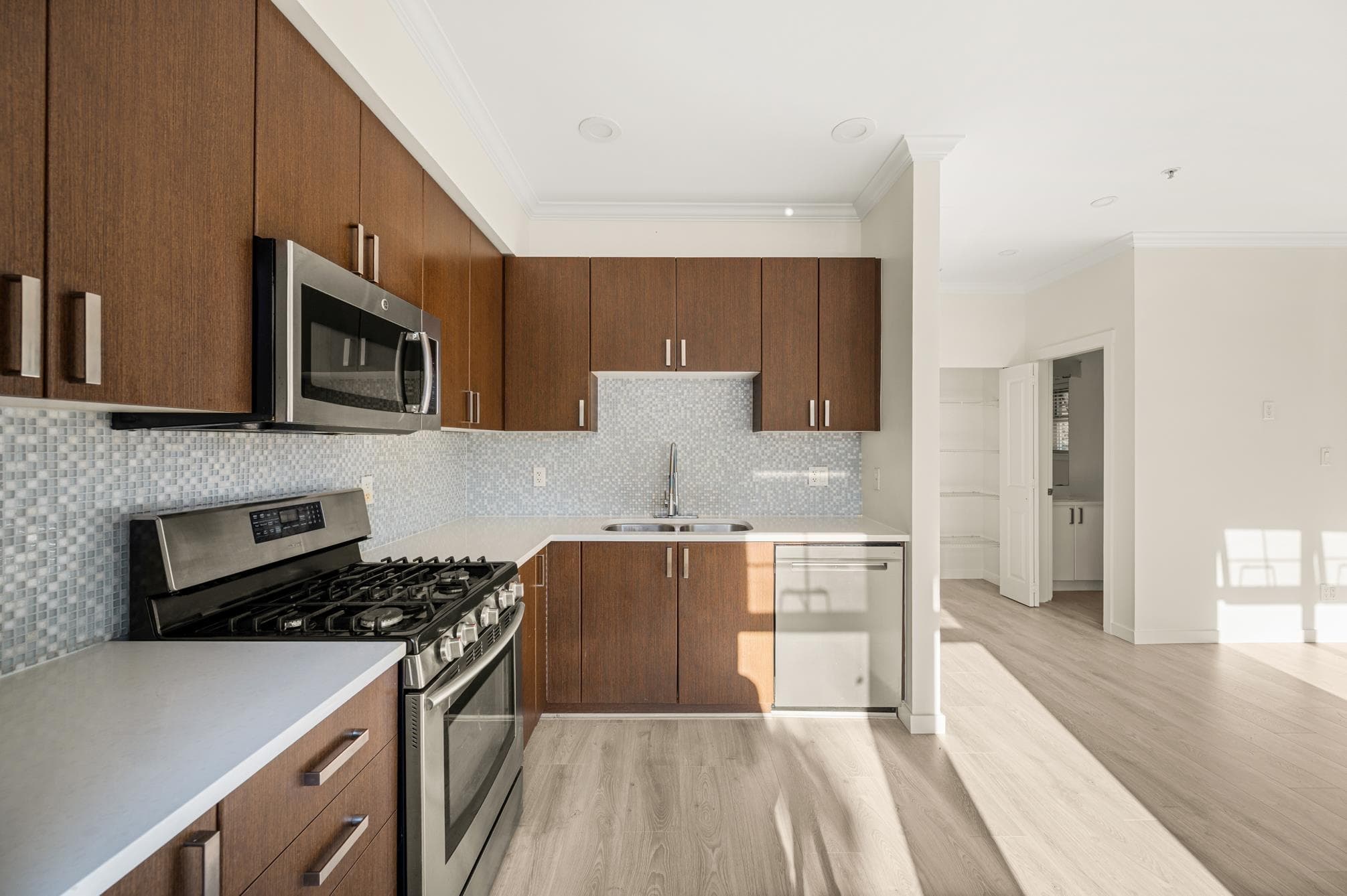 32 - 1111 Ewen Avenue, New Westminster, V3M 5E3 — photo 3