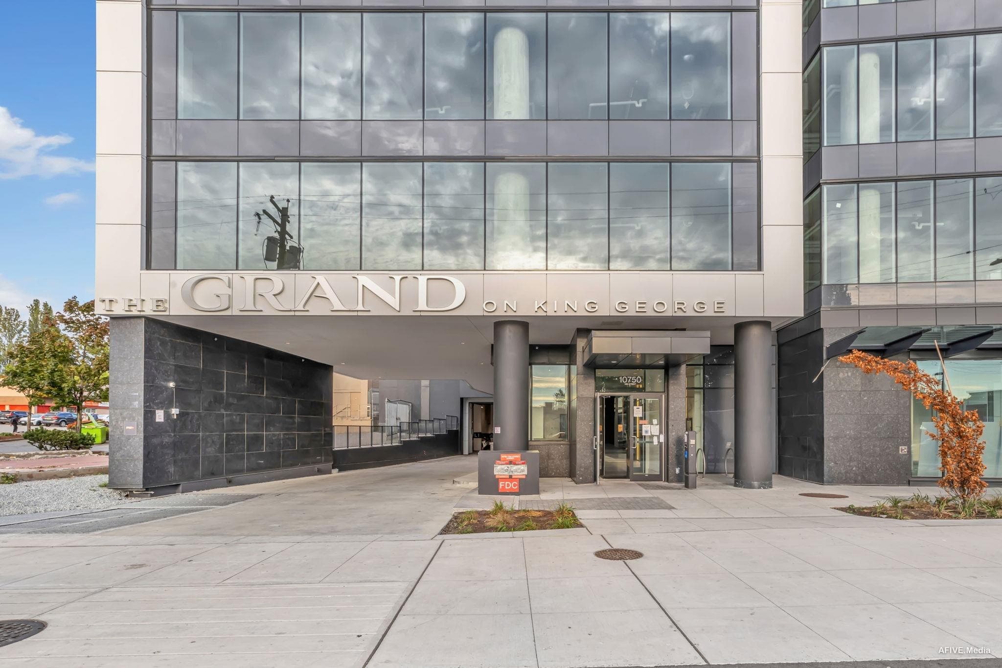 1002 - 10750 135a Street, Surrey, V3T 0V4 — photo 2