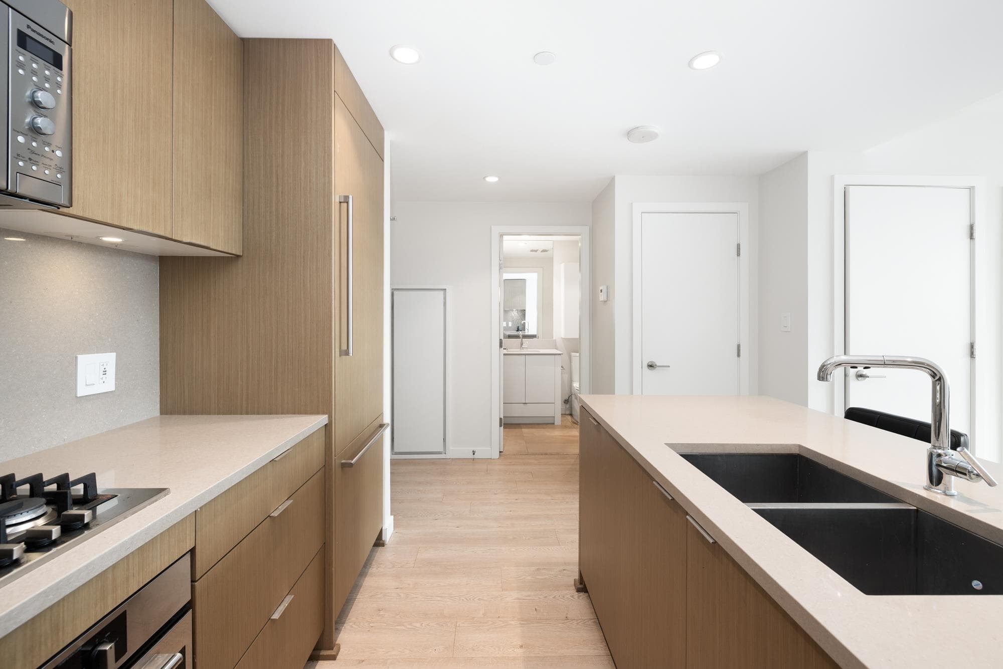 810 - 125 E 14th Street, North Vancouver, V7L 0E6 — photo 3