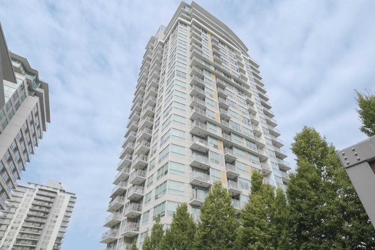 810 - 125 E 14th Street, North Vancouver — sold