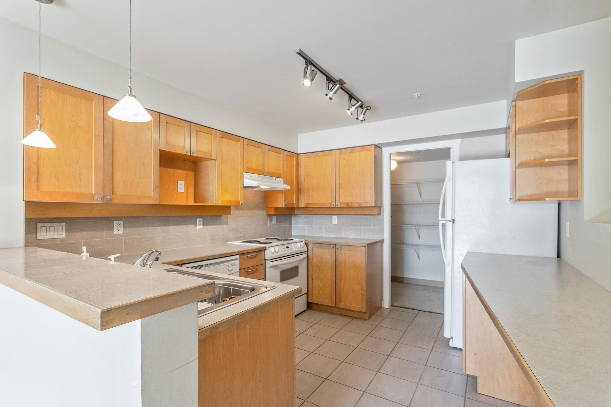 303 - 3580 W 41st Avenue, Vancouver, V6N 3E6 — photo 2
